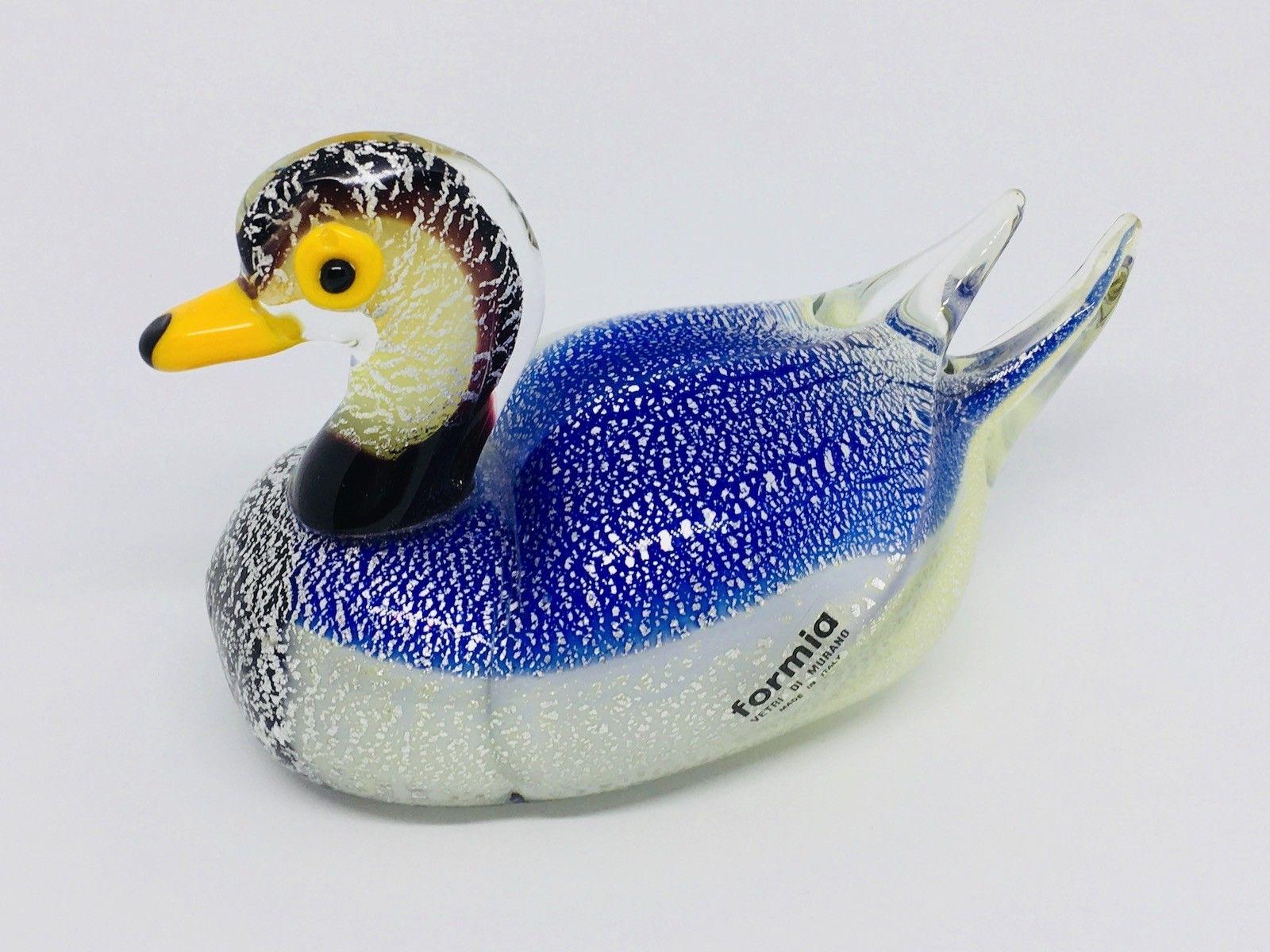 A Venetian sculptural duck figurine in handblown glass, produced on the isle of Murano, circa 1980s. It was made by Formia, Vetri di Murano. A nice piece of art for any room.