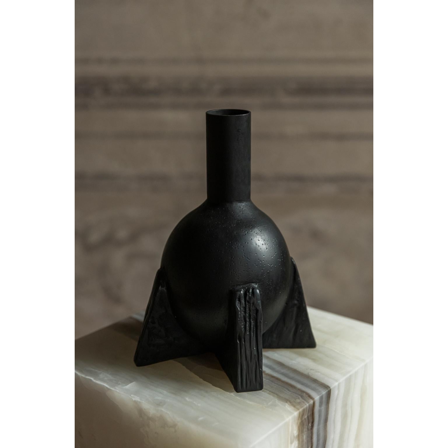 Duck neck by Rick Owens
2007
Dimensions: L 20 x W 20 x H 23 cm
Materials: Bronze
Weight: 3 kg

Available in Black finish or Nitrate (Dark Brown) finish, please contact us.

Rick Owens is a California-born fashion and furniture has developed