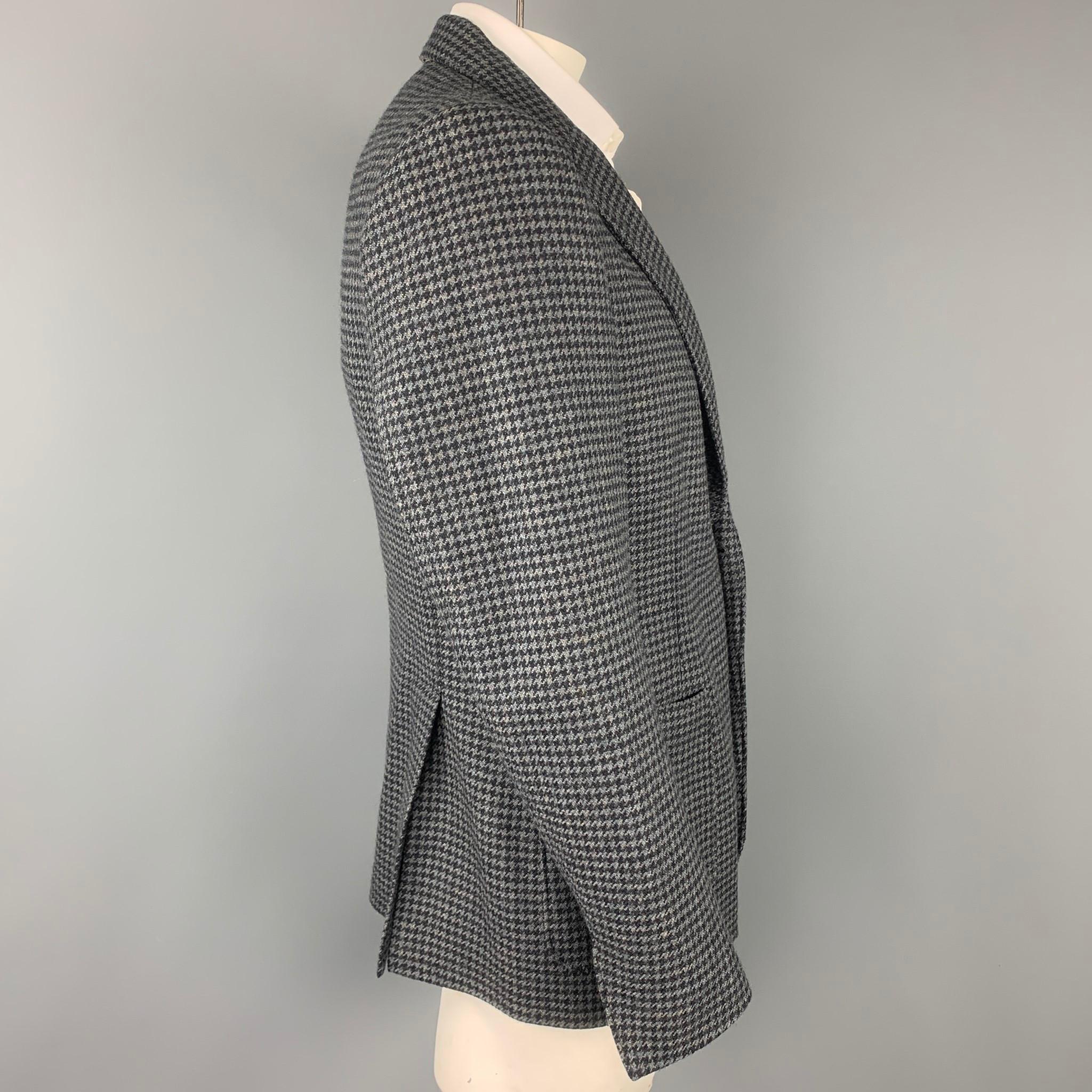 DUCKIE BROWN Size 44 Gray & Black Houndstooth Wool Blend Sport Coat In Good Condition In San Francisco, CA