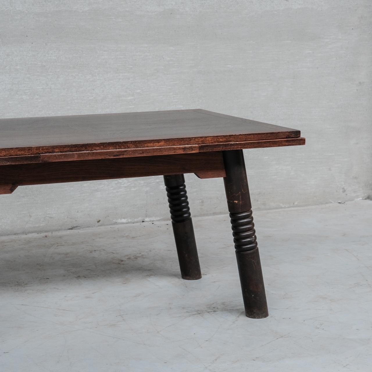 Milieu du XXe siècle Table de salle à manger Art déco française en chêne de style Dudouyt en vente