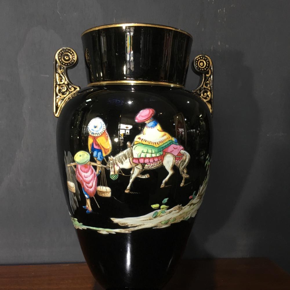 Dudson Black Glaze Chinoiserie Vase, Euterpe Pattern, circa 1875 For Sale 5