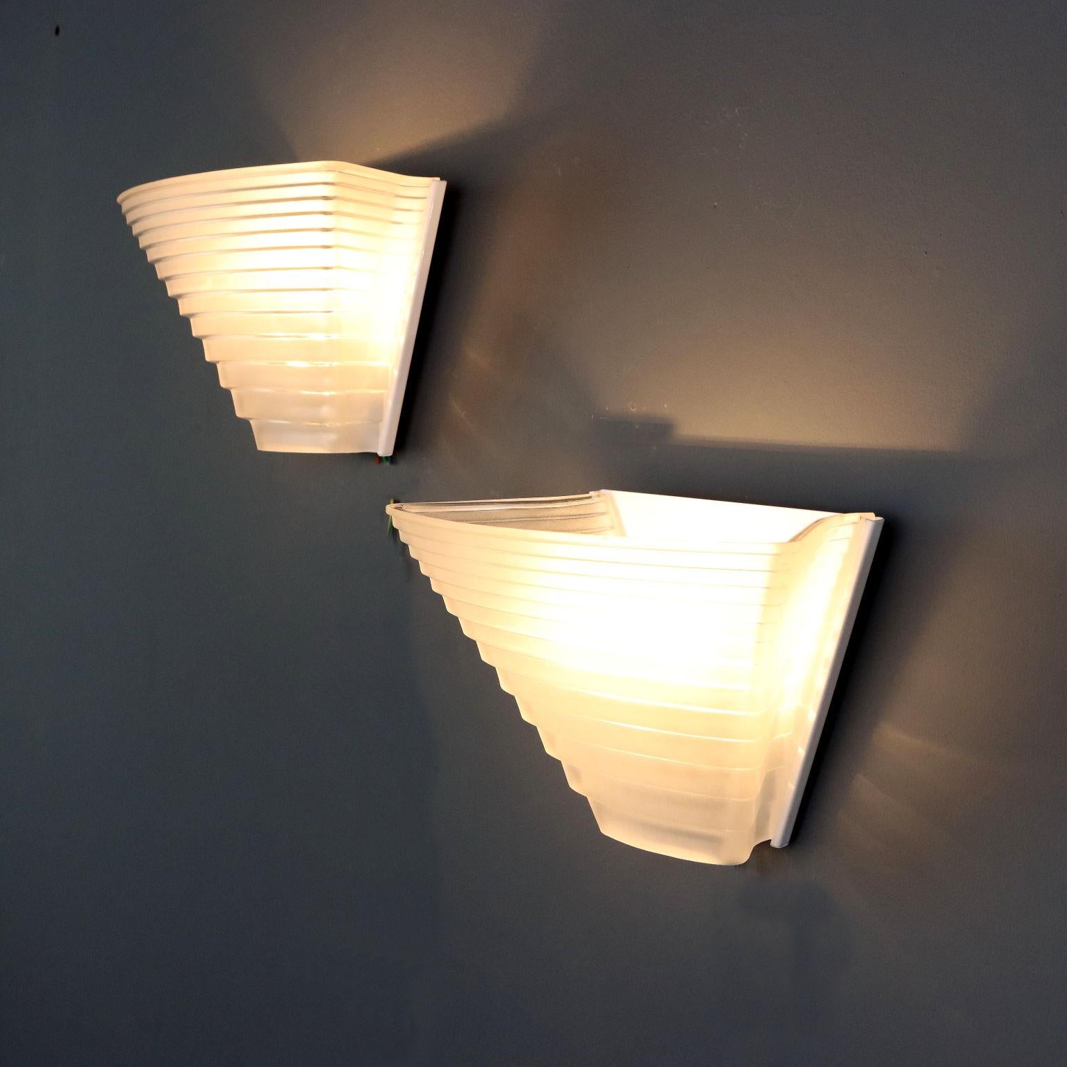 Dos apliques 'Pergamo 30' Artemide Design by Angelo Mangiarotti años 80 Italian en venta