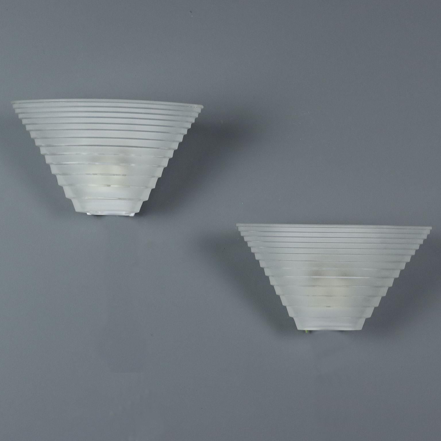Dos apliques 'Pergamo 30' Artemide Design by Angelo Mangiarotti años 80 en Bueno estado para la venta en Milano, IT