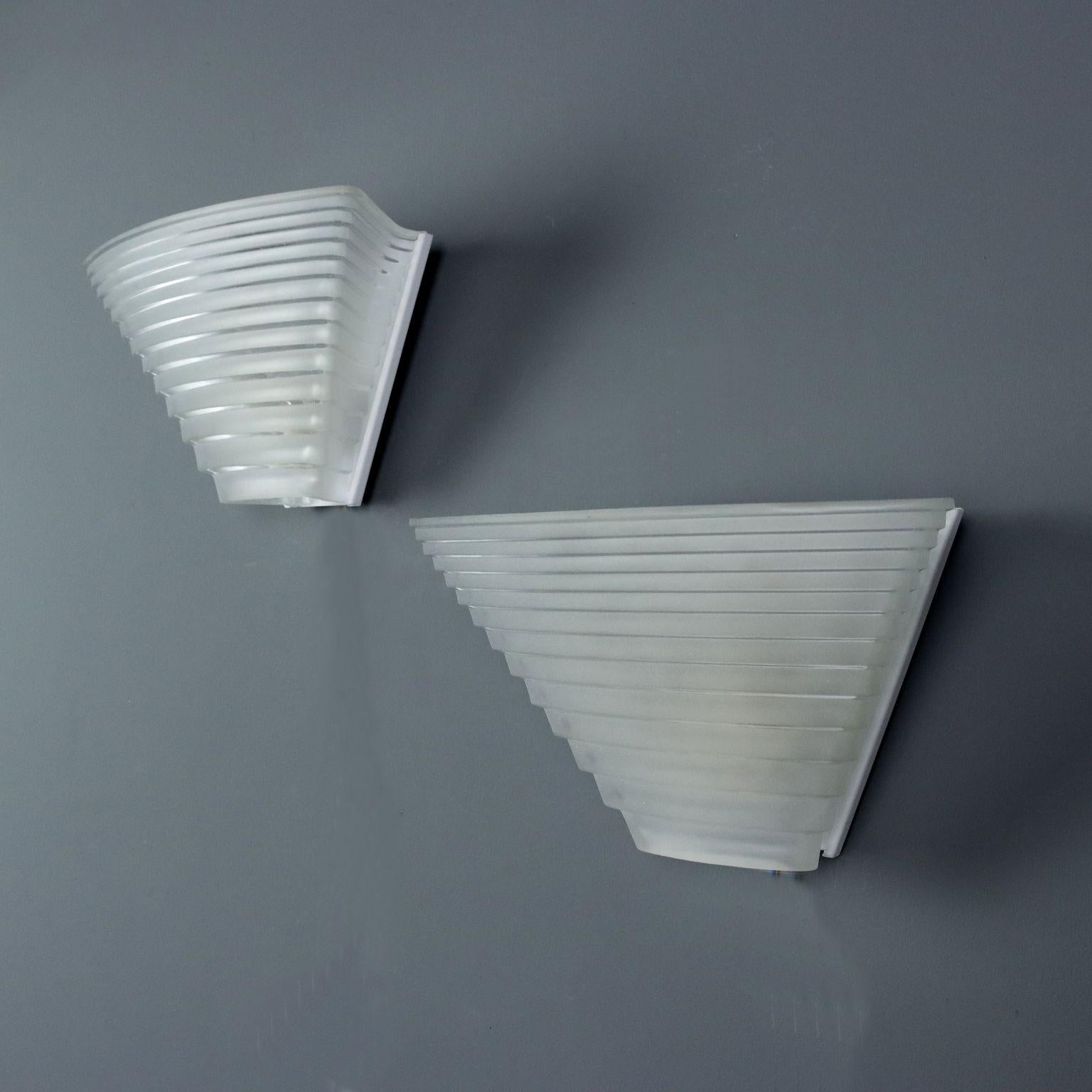 Dos apliques 'Pergamo 30' Artemide Design by Angelo Mangiarotti años 80 en venta 1