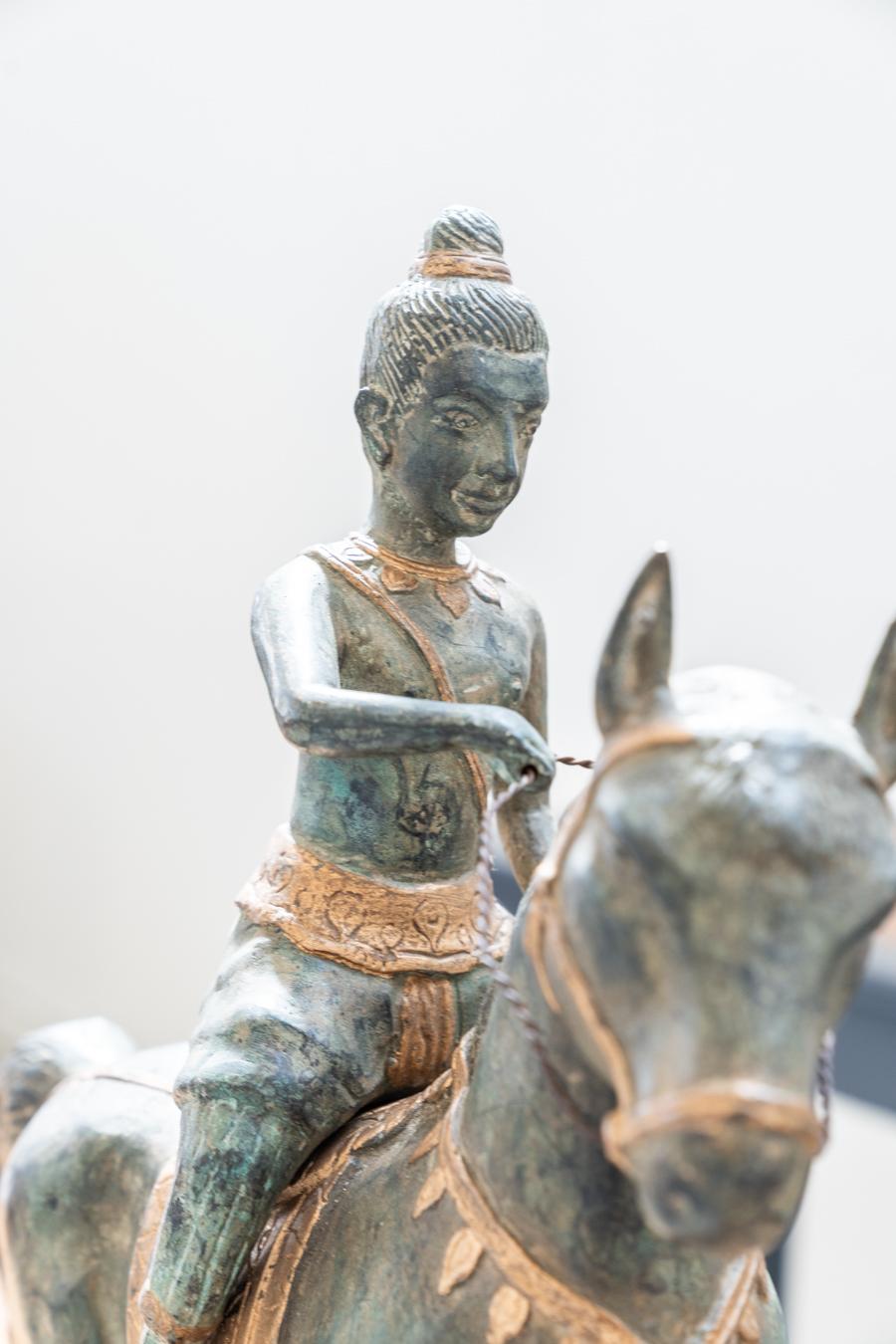 Two antique bronze horsemen, 1920s-30s For Sale 12