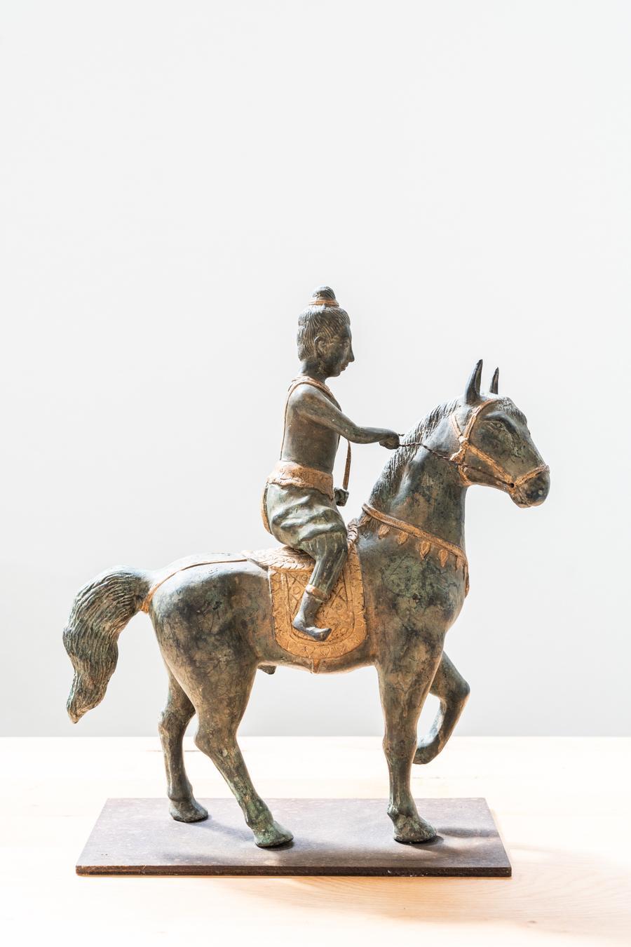 Two antique bronze horsemen, 1920s-30s For Sale 13
