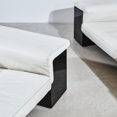 Divano en pelle bianca mod. Brigadiere disegnato da Cini Boeri pour Knoll