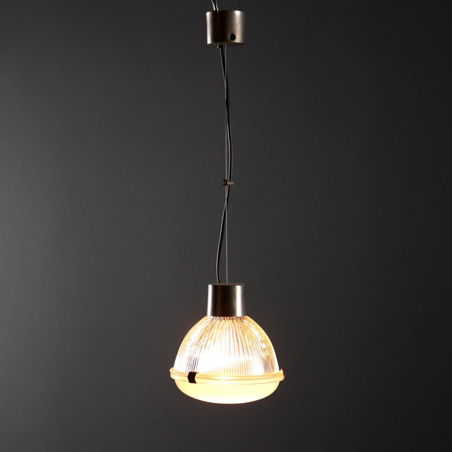 Italiano Due Lampade anni '60 Oluce Design di Tito Agnoli in vendita