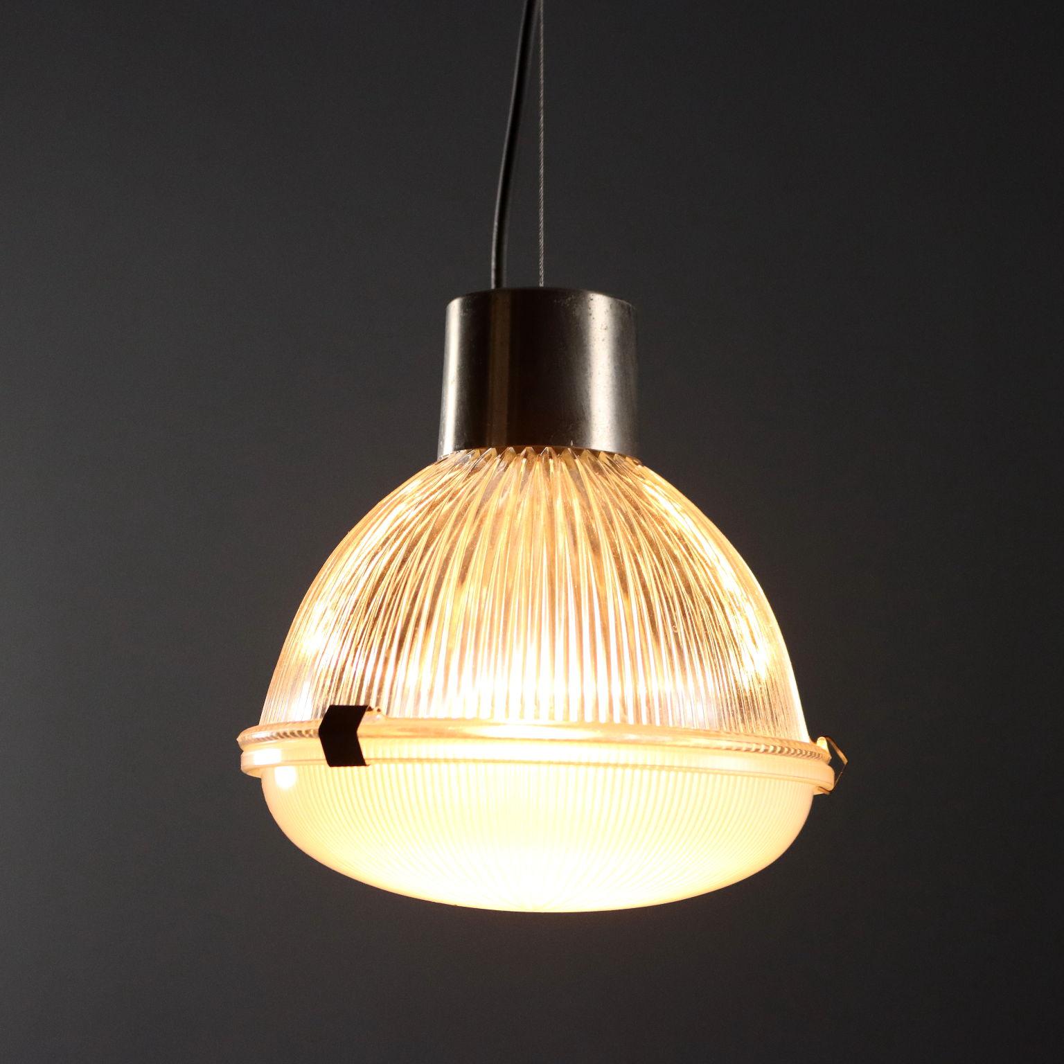 Due Lampade anni '60 Oluce Design di Tito Agnoli In condizioni buone in vendita a Milano, IT