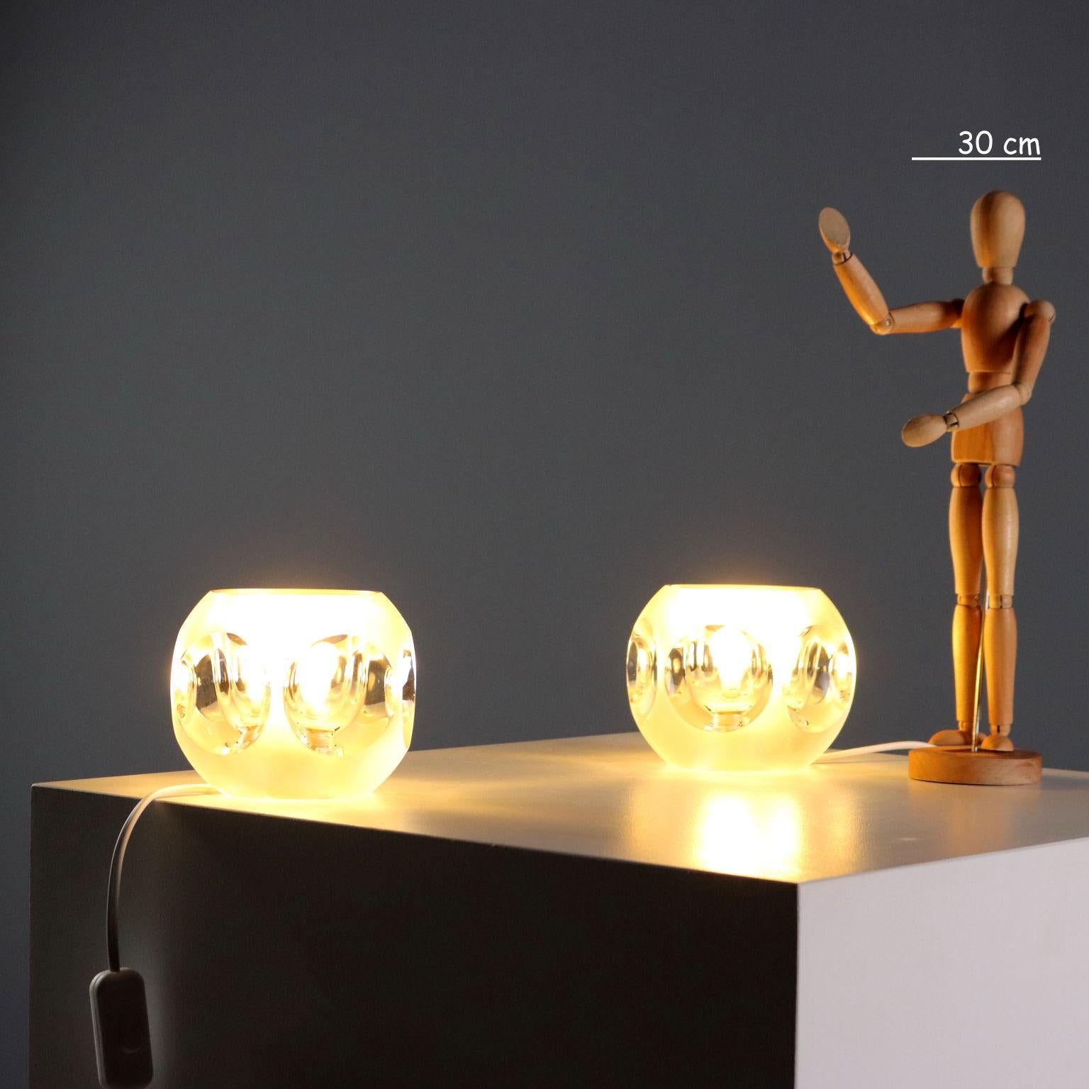 Zwei 1970er Tischlampen (Moderne der Mitte des Jahrhunderts) im Angebot