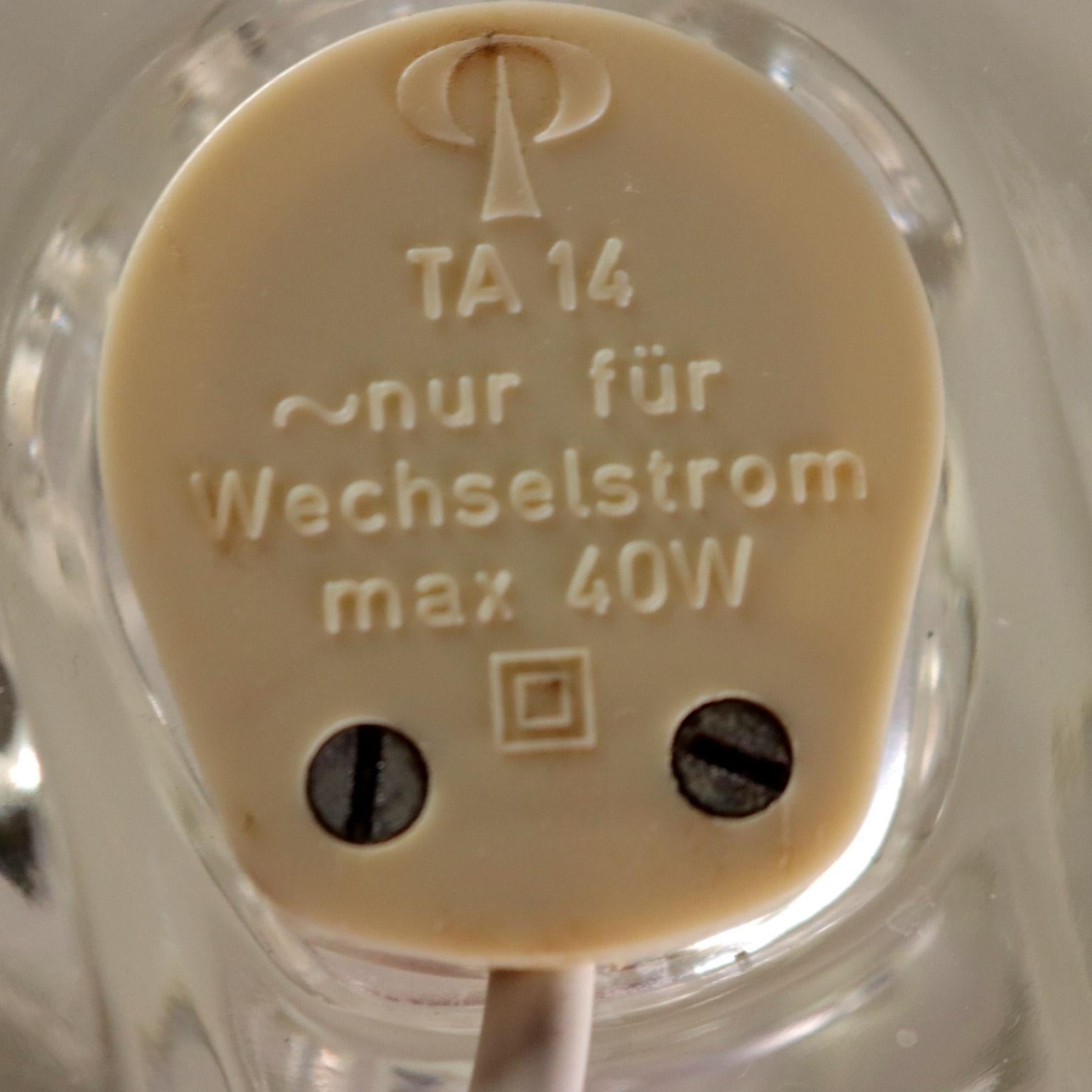 Zwei 1970er Tischlampen (Late 20th Century) im Angebot
