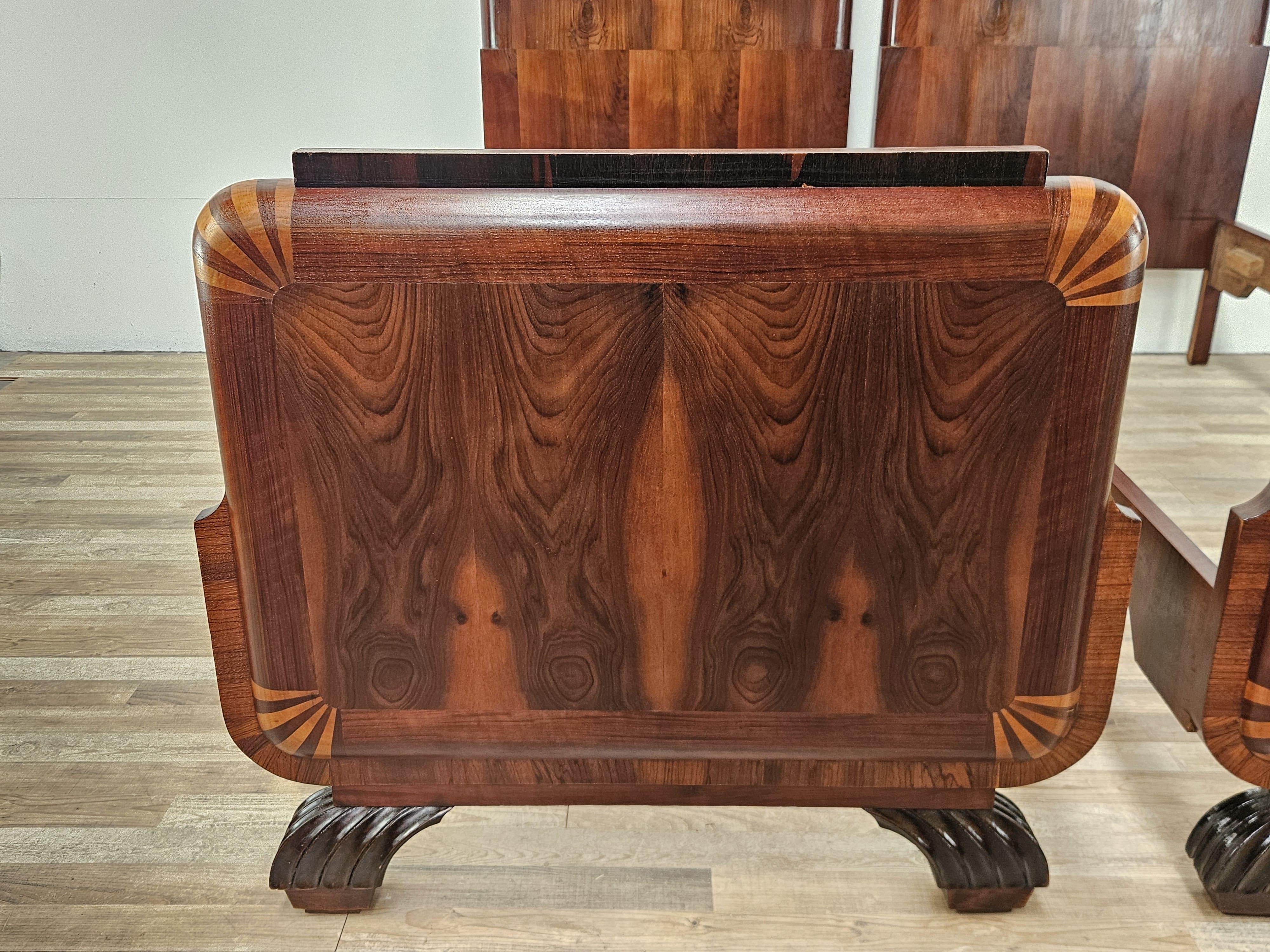 Deux lits simples Art Déco en acajou et érable rosé 20e siècle antique 1940 en vente 6