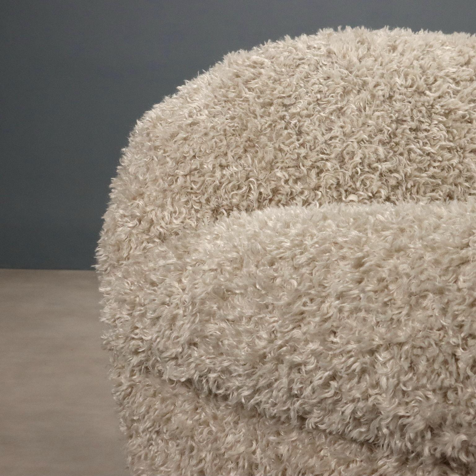 Due Poltrone Anni '40 '50 bianche con tessuto rifatto Excellent état - En vente à Milano, IT