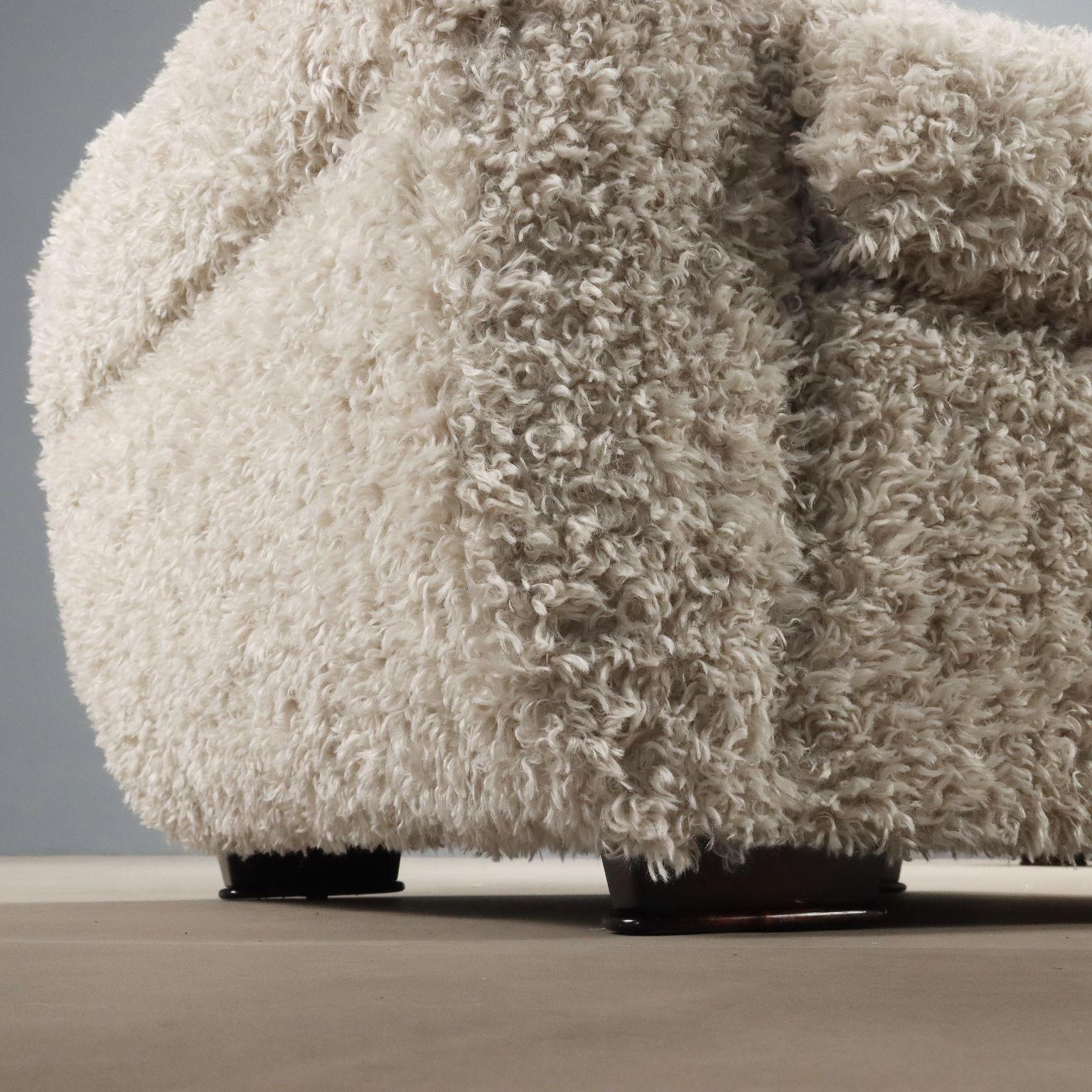 Milieu du XXe siècle Due Poltrone Anni '40 '50 bianche con tessuto rifatto en vente