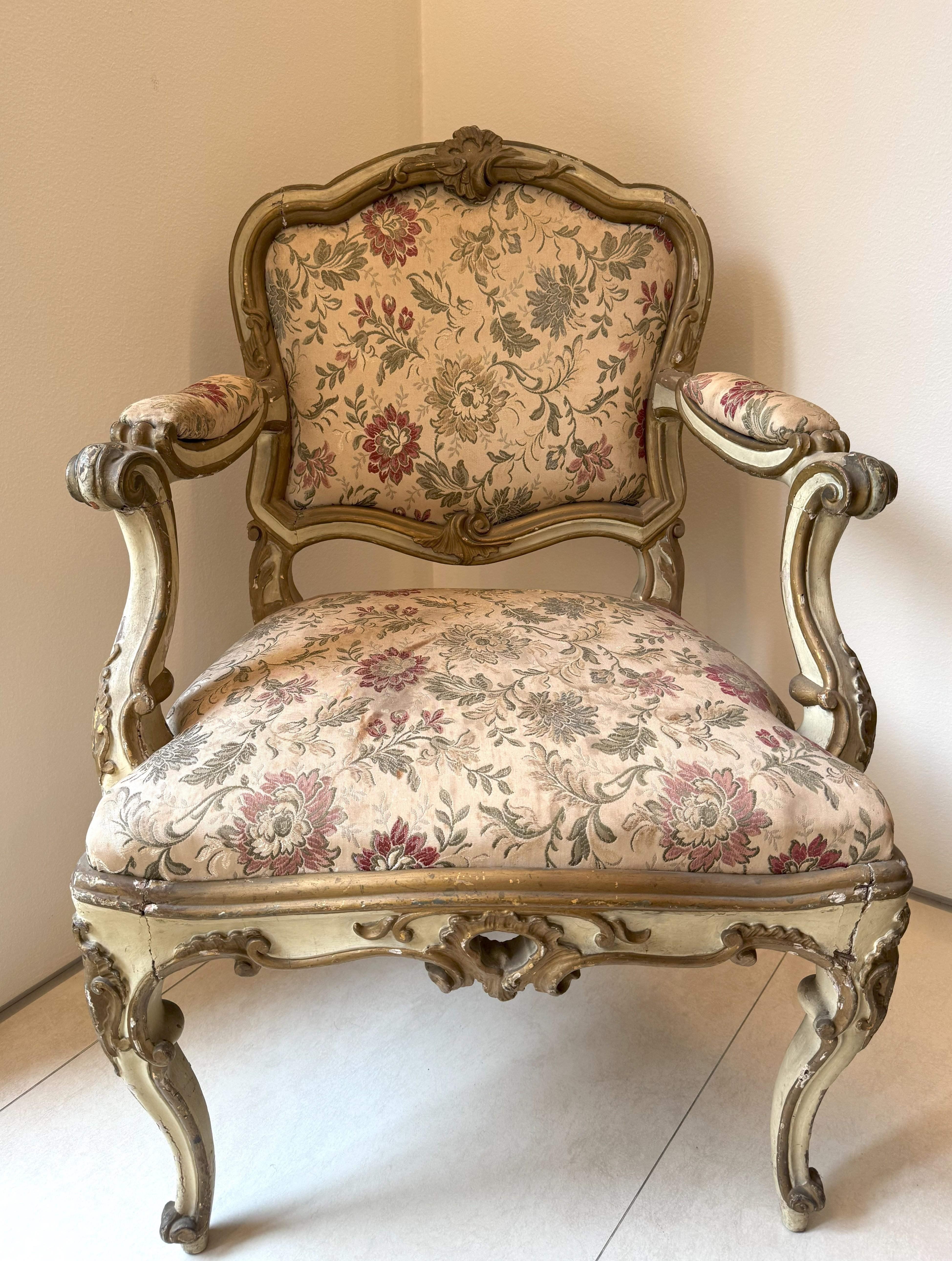 18th Century and Earlier Due poltrone  in legno laccato e dorato, Lombardia, XVIII secolo in vendita
