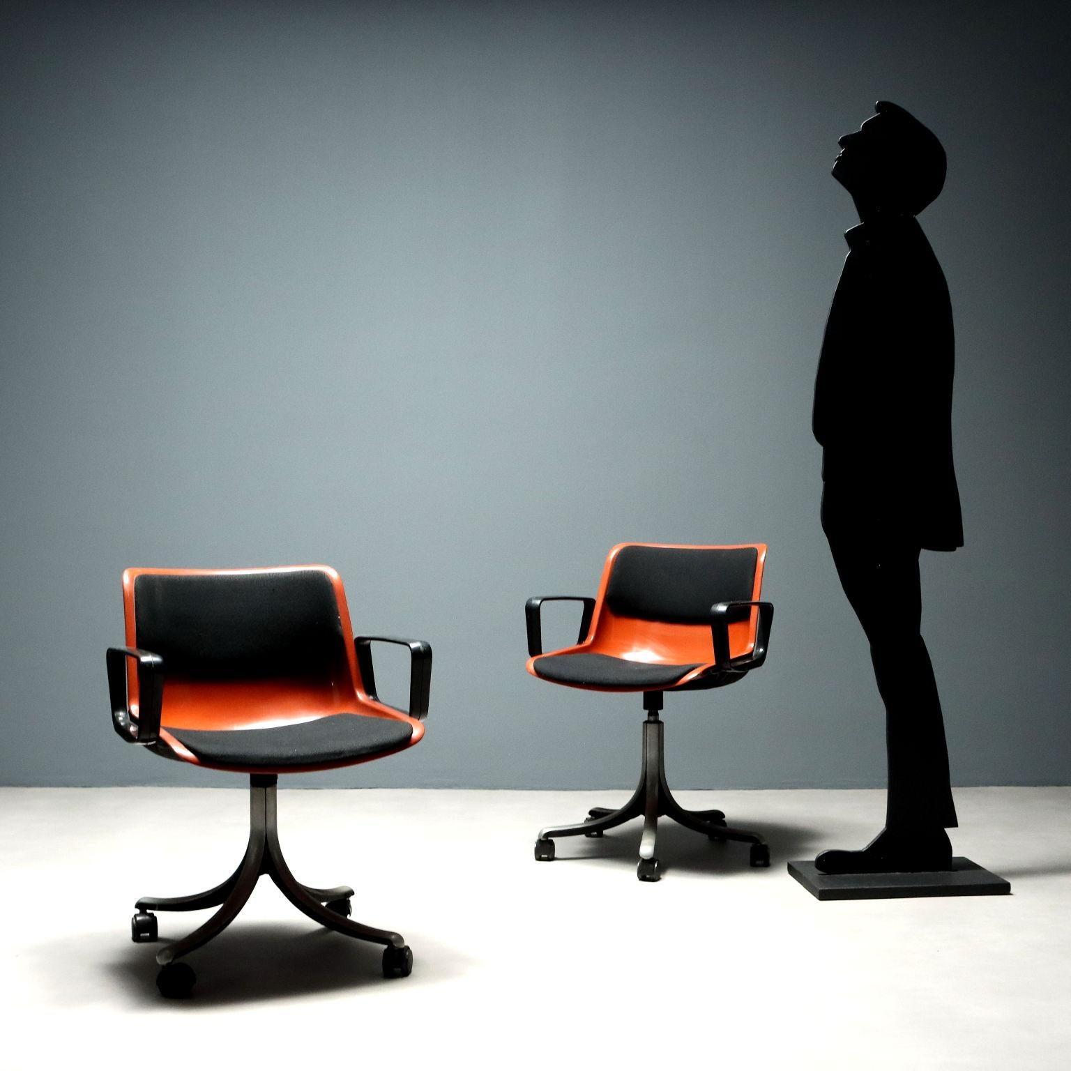 Moderne Deux chaises 'Modus' par Osvaldo Borsani pour Tecno 1980 en vente
