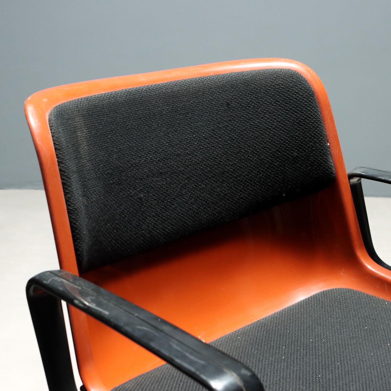 Italian Deux chaises 'Modus' par Osvaldo Borsani pour Tecno 1980 en vente