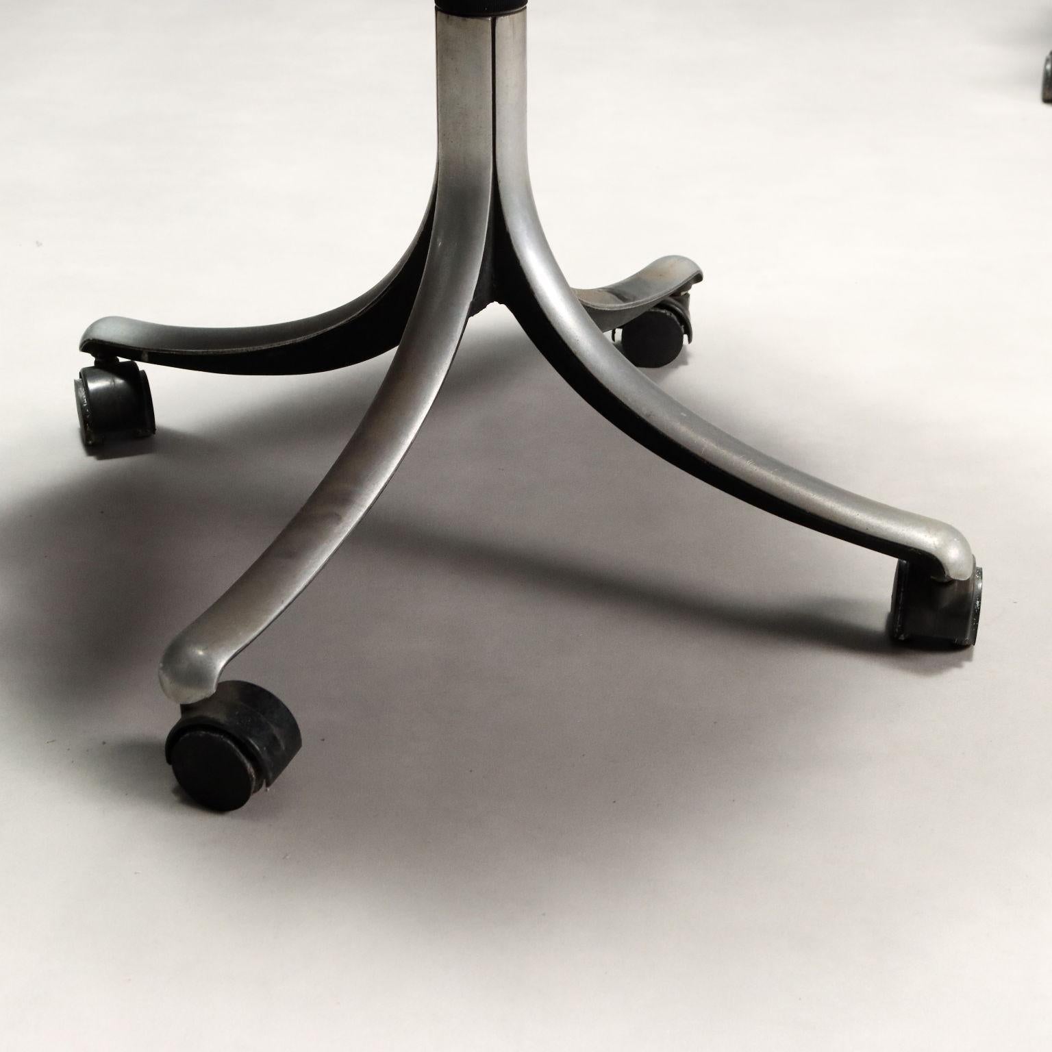 Deux chaises 'Modus' par Osvaldo Borsani pour Tecno 1980 en vente 1