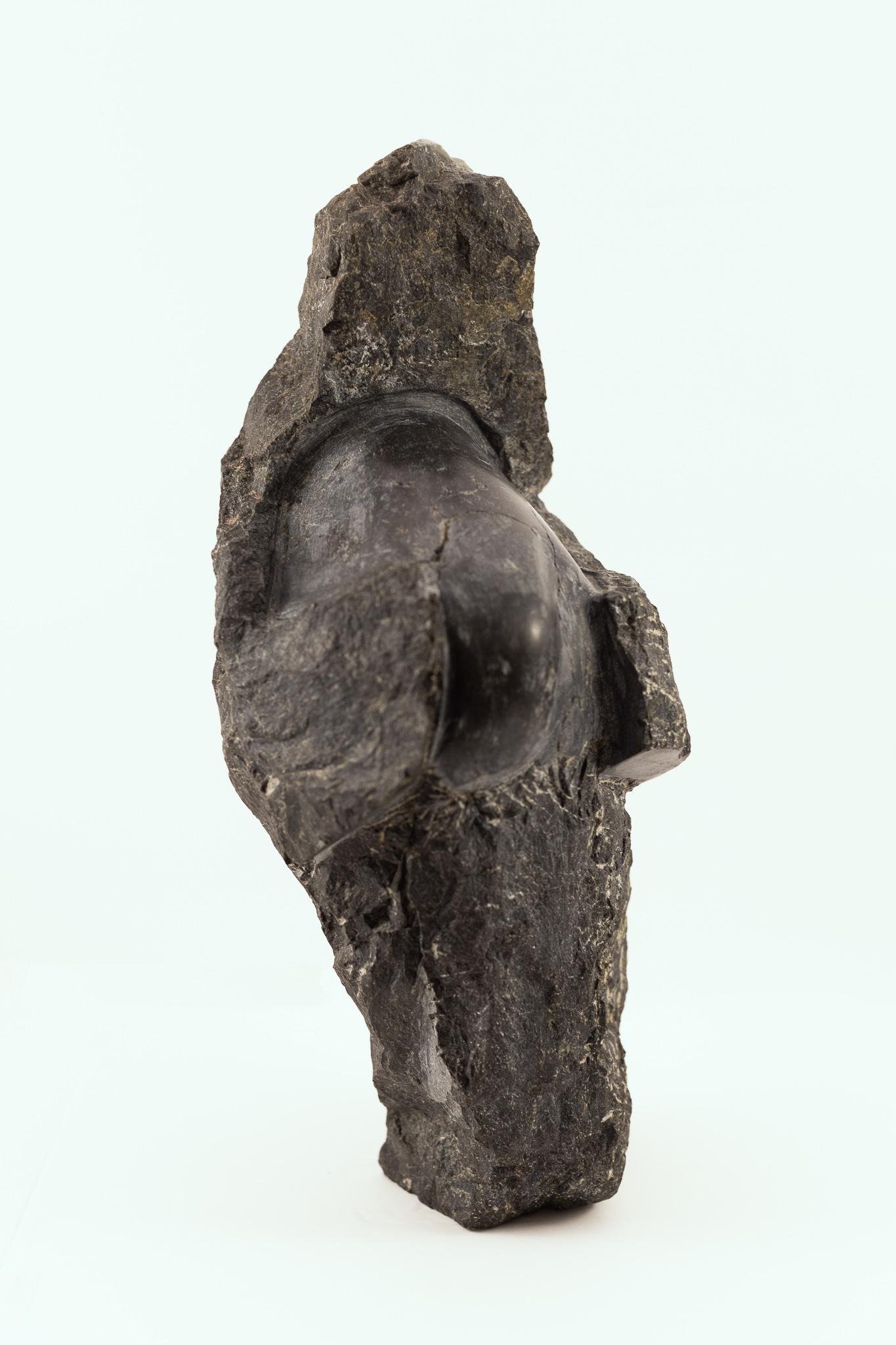 Duff Browne Abstract Sculpture – "Mutter" Erdgöttin Fruchtbarkeitsobjekt, Steinskulptur Abstrakte Schwangere Frau