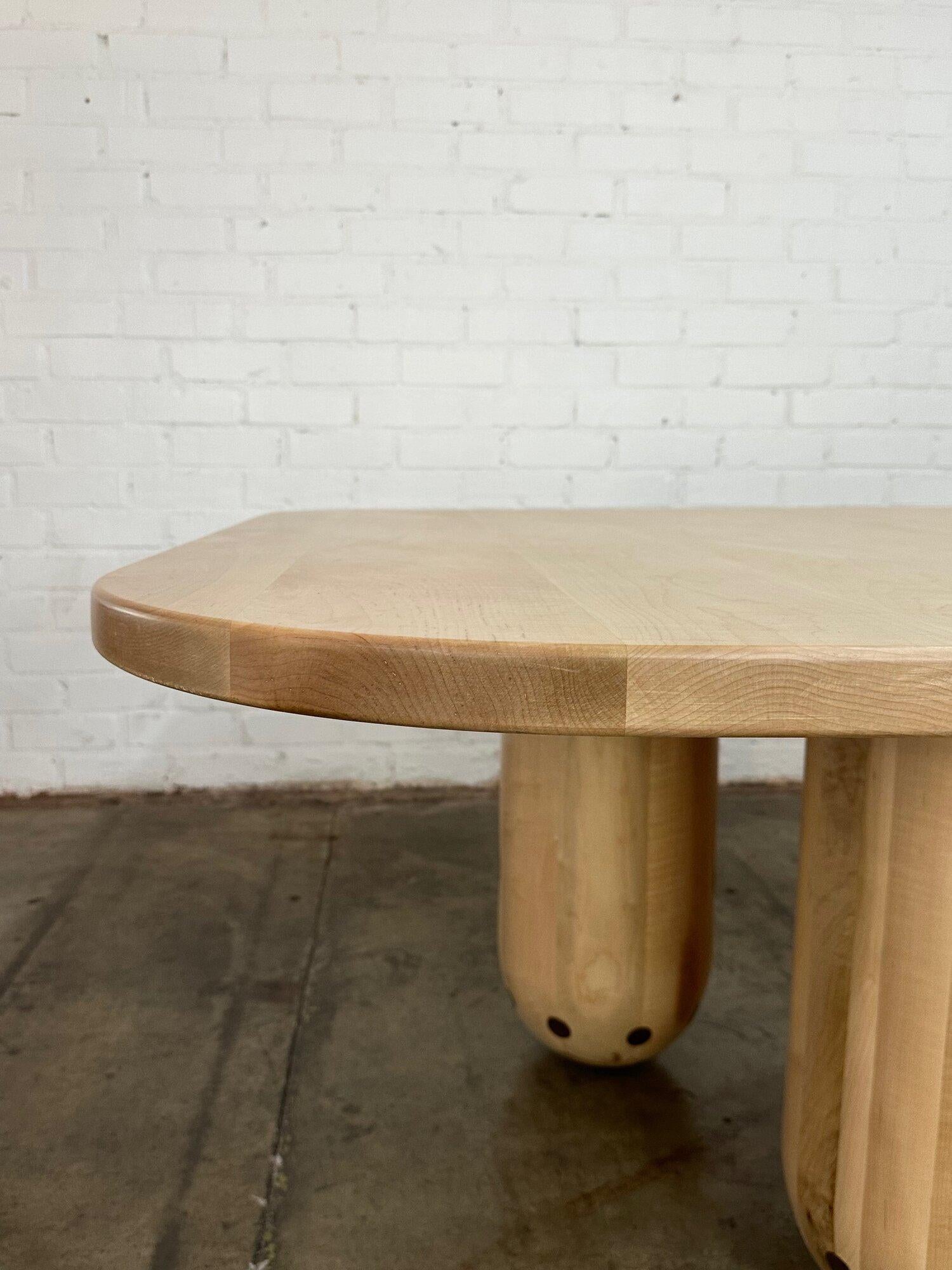 Dug trio table in maple For Sale 6