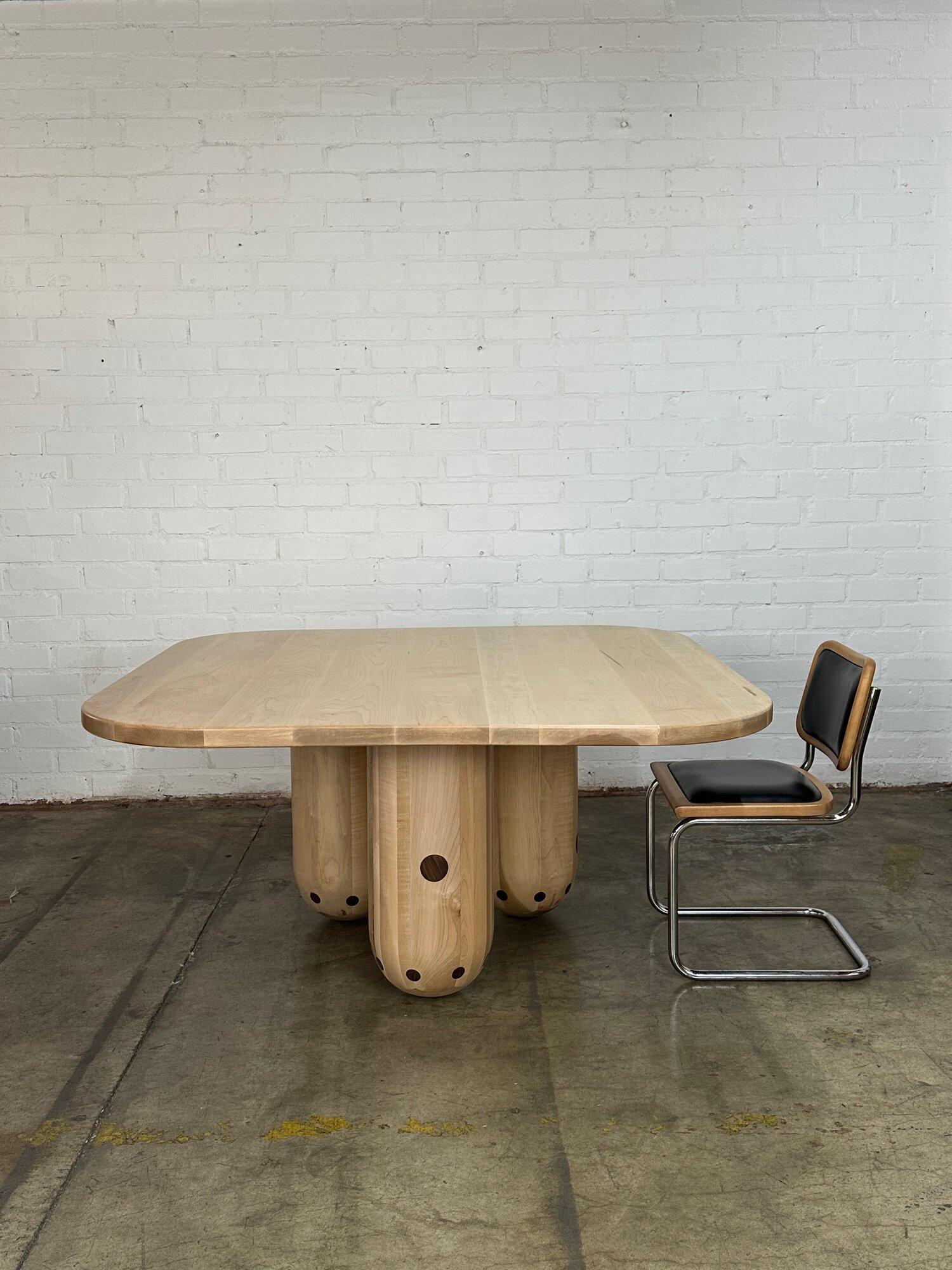 Dug trio table in maple For Sale 3