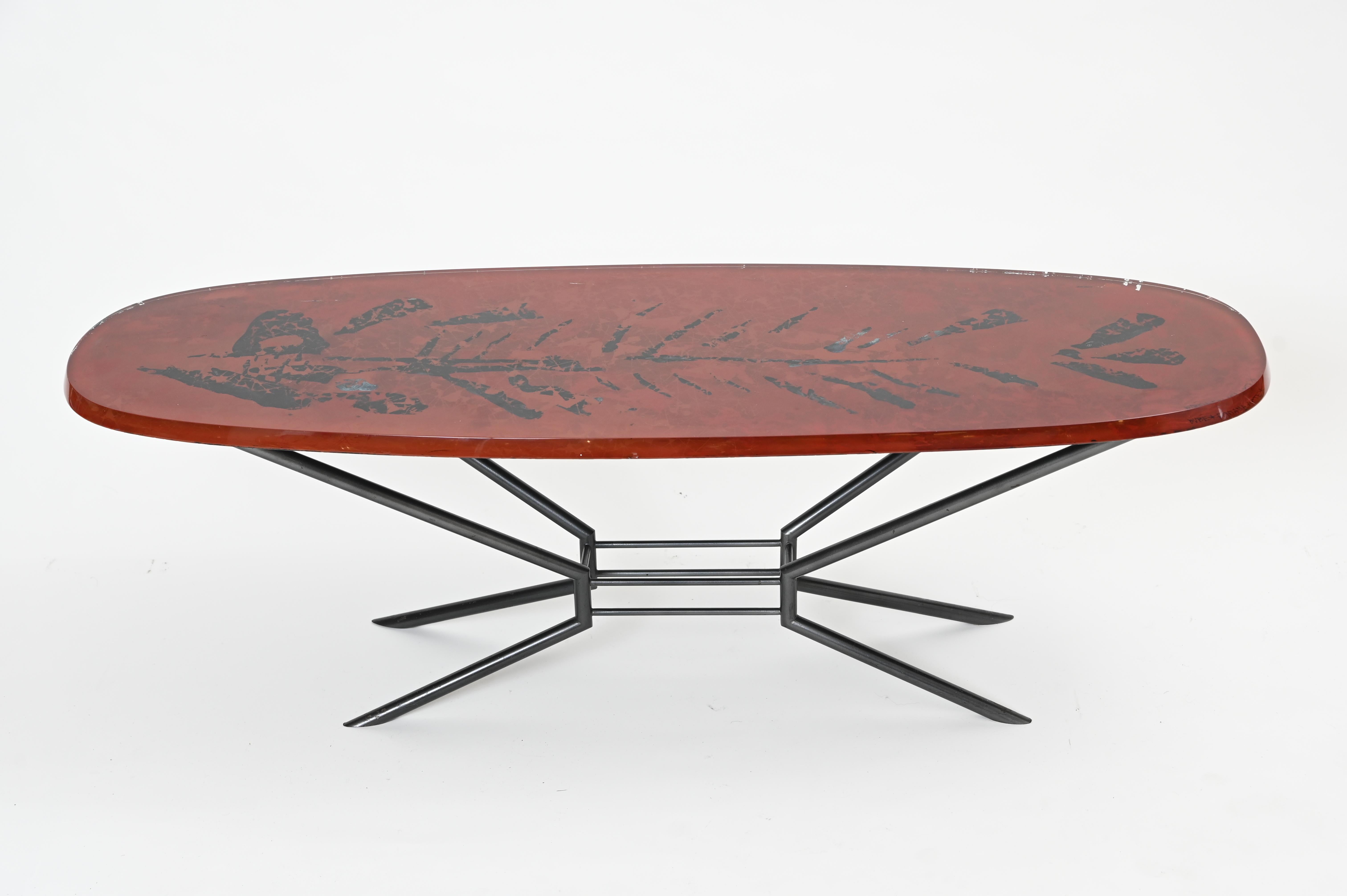 A reverse painted crystal glass coffee or cocktail table by Duilio Bernabé, aka Dubé for Fontana Arte, circa 1960

A thick crystal top on metal legs. Signed in the corner (see images). Dube Fontana Arte.