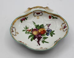 "Duke of Gloucester" Pattern Porcelain Shell-Shaped Sweetmeat Dish, circa 2000