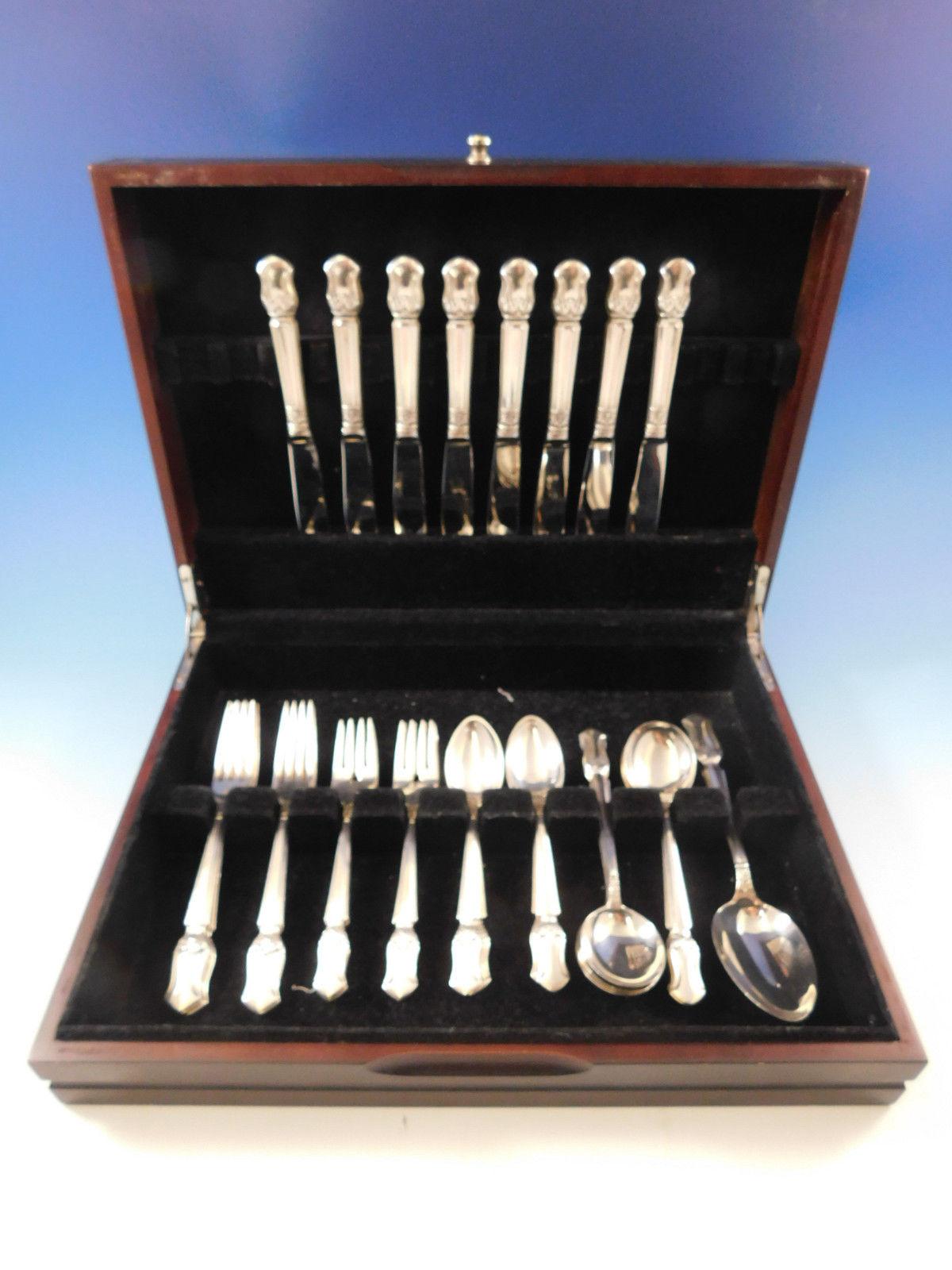 Scandinavian style Duke of Windsor by Manchester sterling silver flatware set, 41 pieces. This set includes:

8 knives, 8 3/4