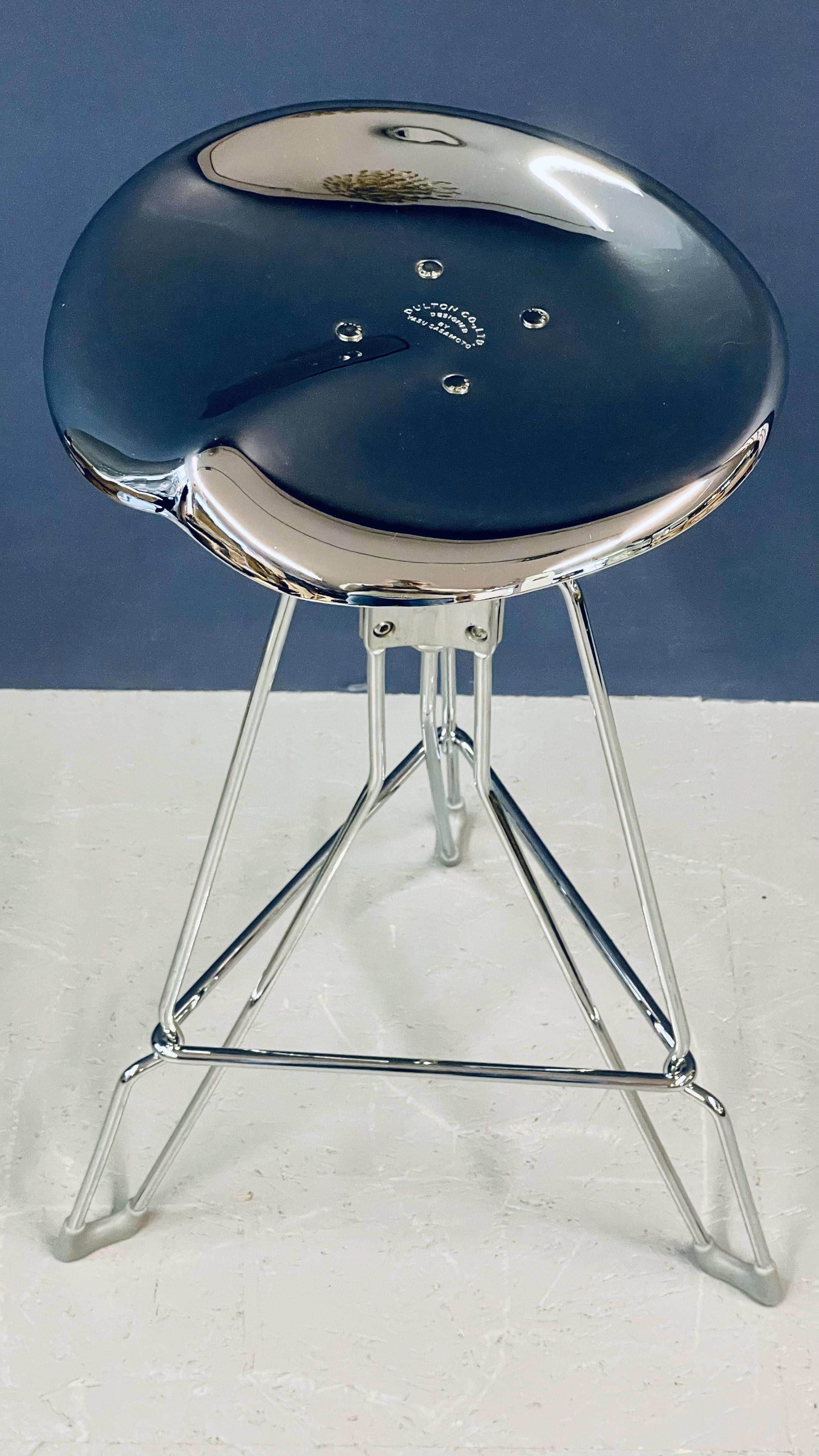 Add industrial charm to your space with this Japanese masterpiece by Dulton Co., Ltd. Durable and stylish, it’s perfect for both modern and vintage-inspired interiors. The seat-height can be adjusted between the sizes of 64-74 cm.