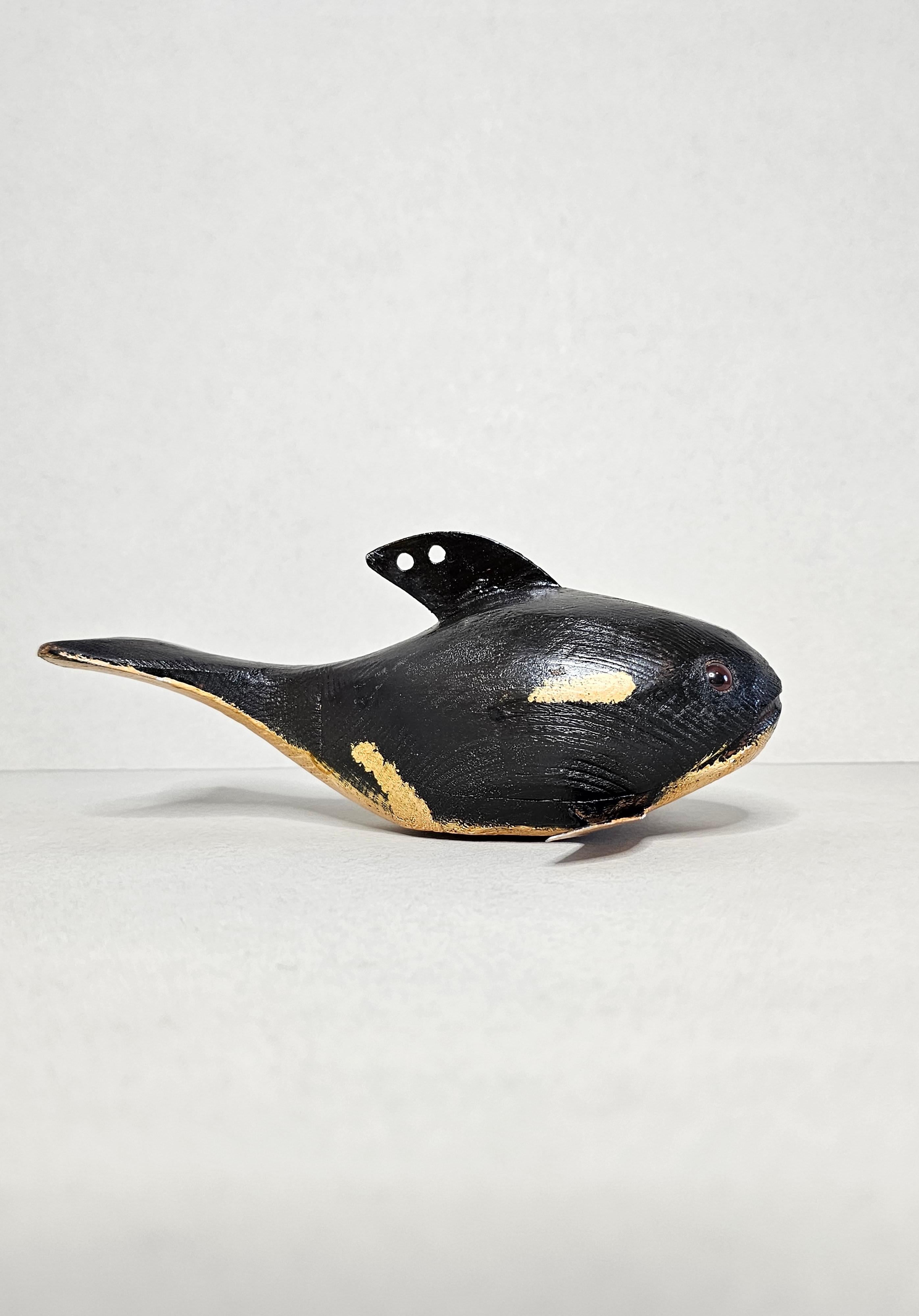 Duluth Fish Decoy American Folk Art Carved Painted Orca Killer Whale Sculpture For Sale 6