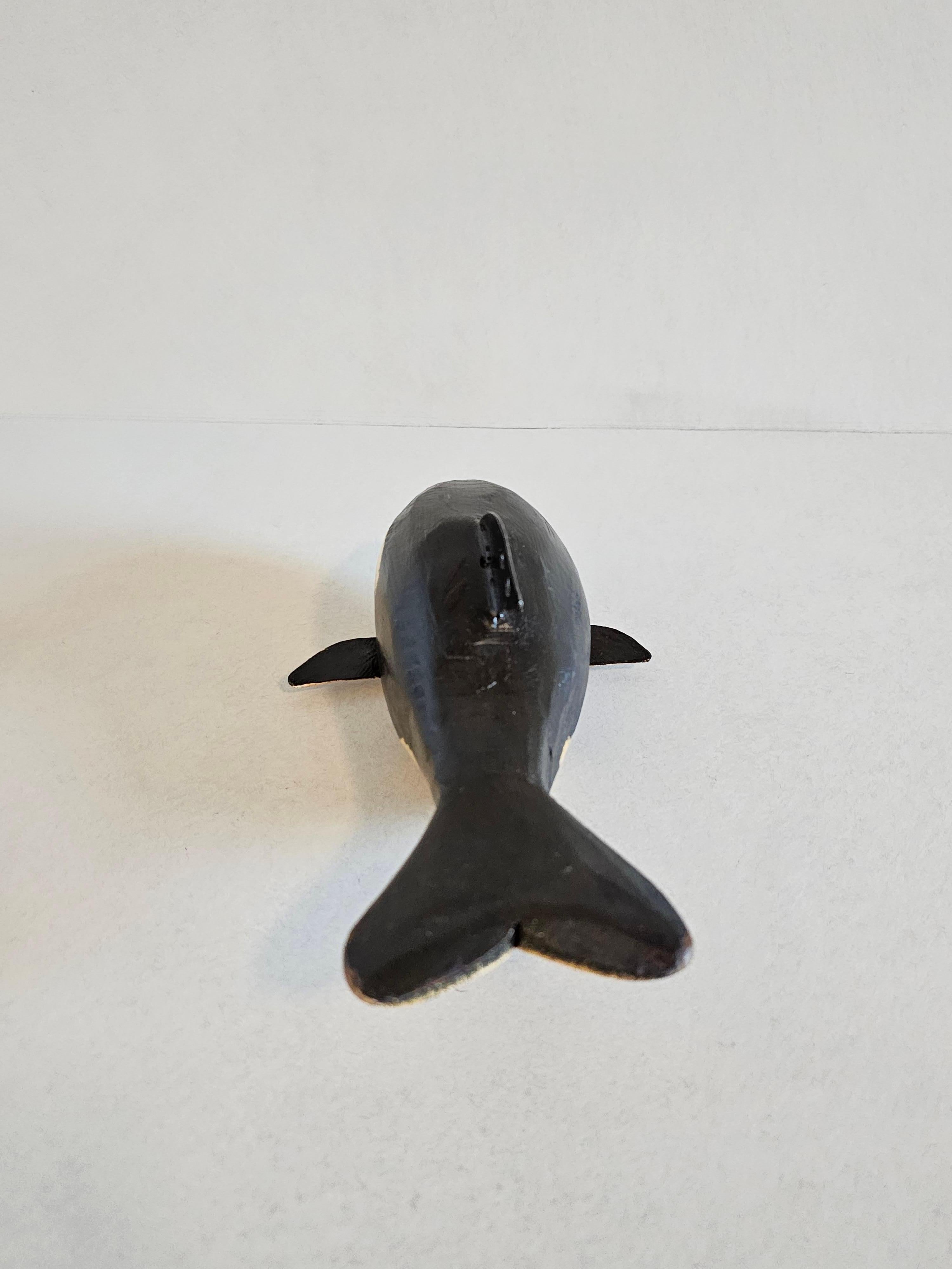 Duluth Fish Decoy American Folk Art Carved Painted Orca Killer Whale Sculpture For Sale 7