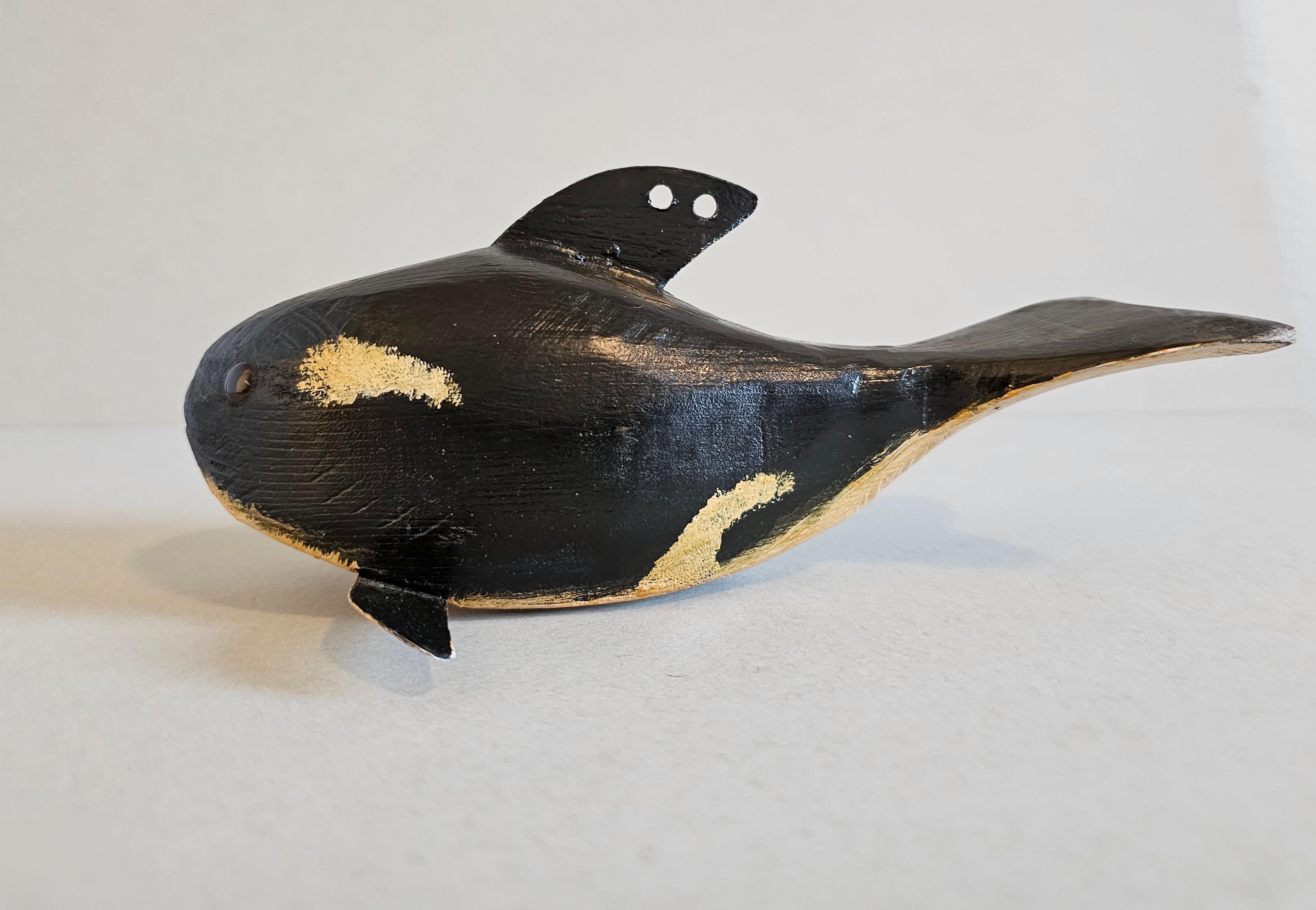 Hand-Carved Duluth Fish Decoy American Folk Art Carved Painted Orca Killer Whale Sculpture For Sale