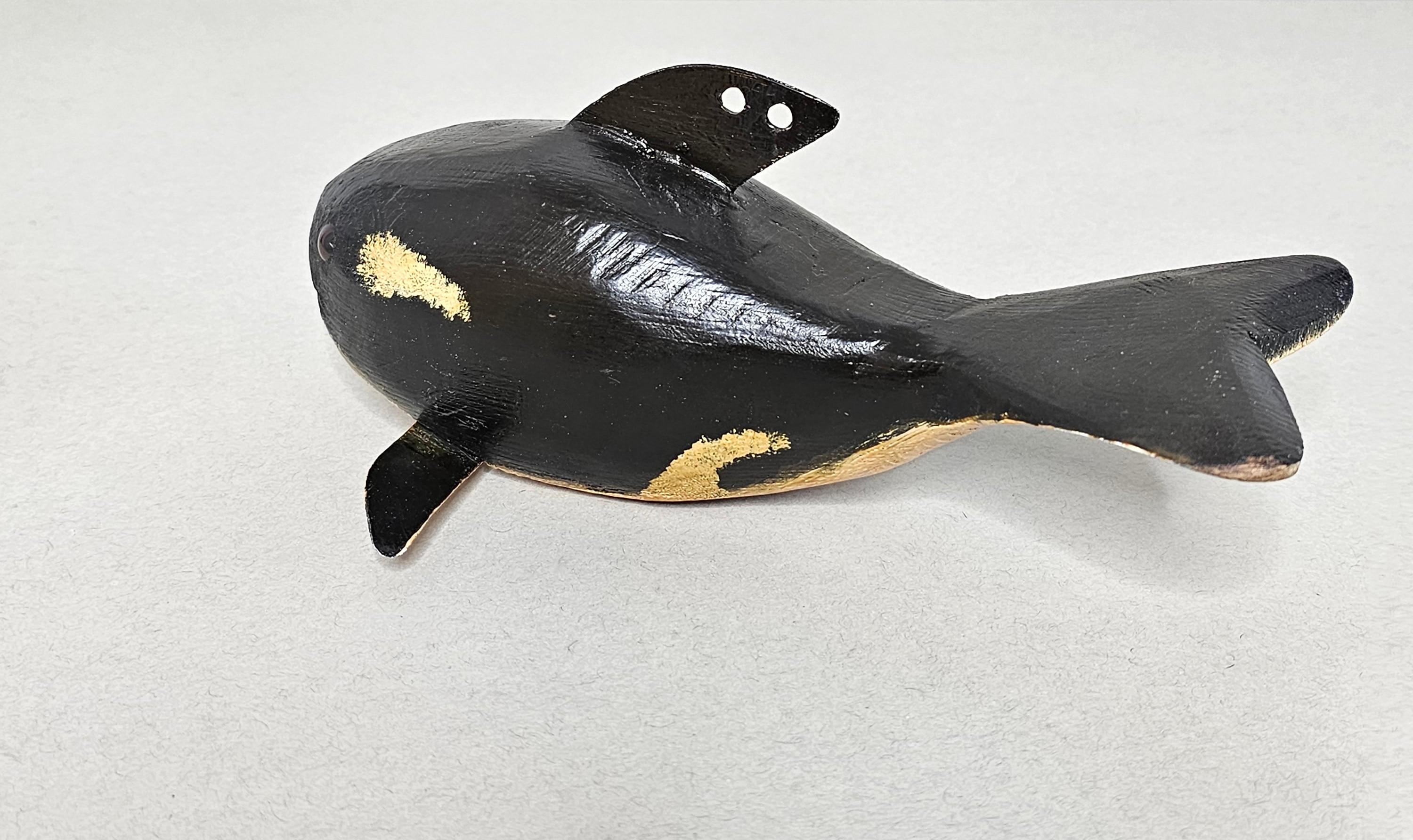 20ième siècle Duluth Fish Decoy American Folk Art Carved Painted Orca Killer Whale Sculpture en vente