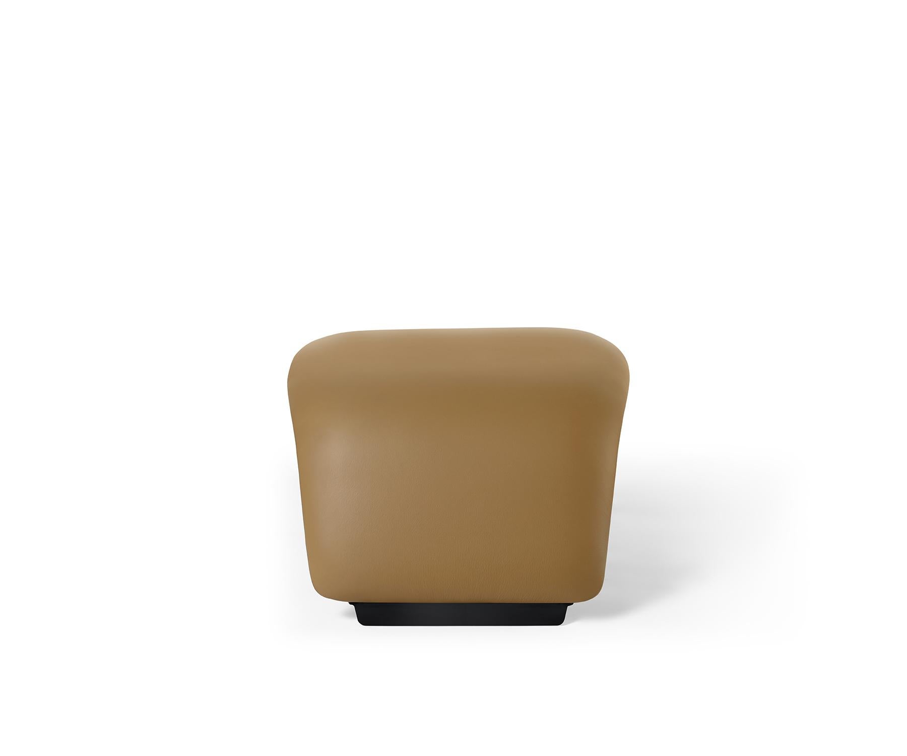 Fatto a mano Duma Ottoman by Madheke in vendita