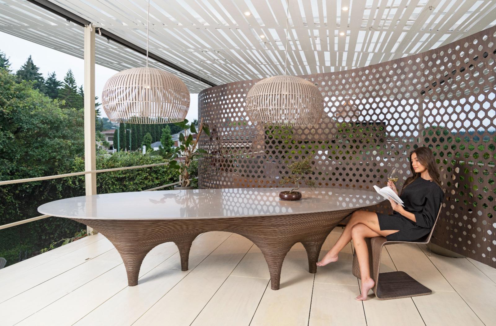 Dorato Dumbo Large Table di Piegatto, un tavolo da pranzo contemporaneo in vendita