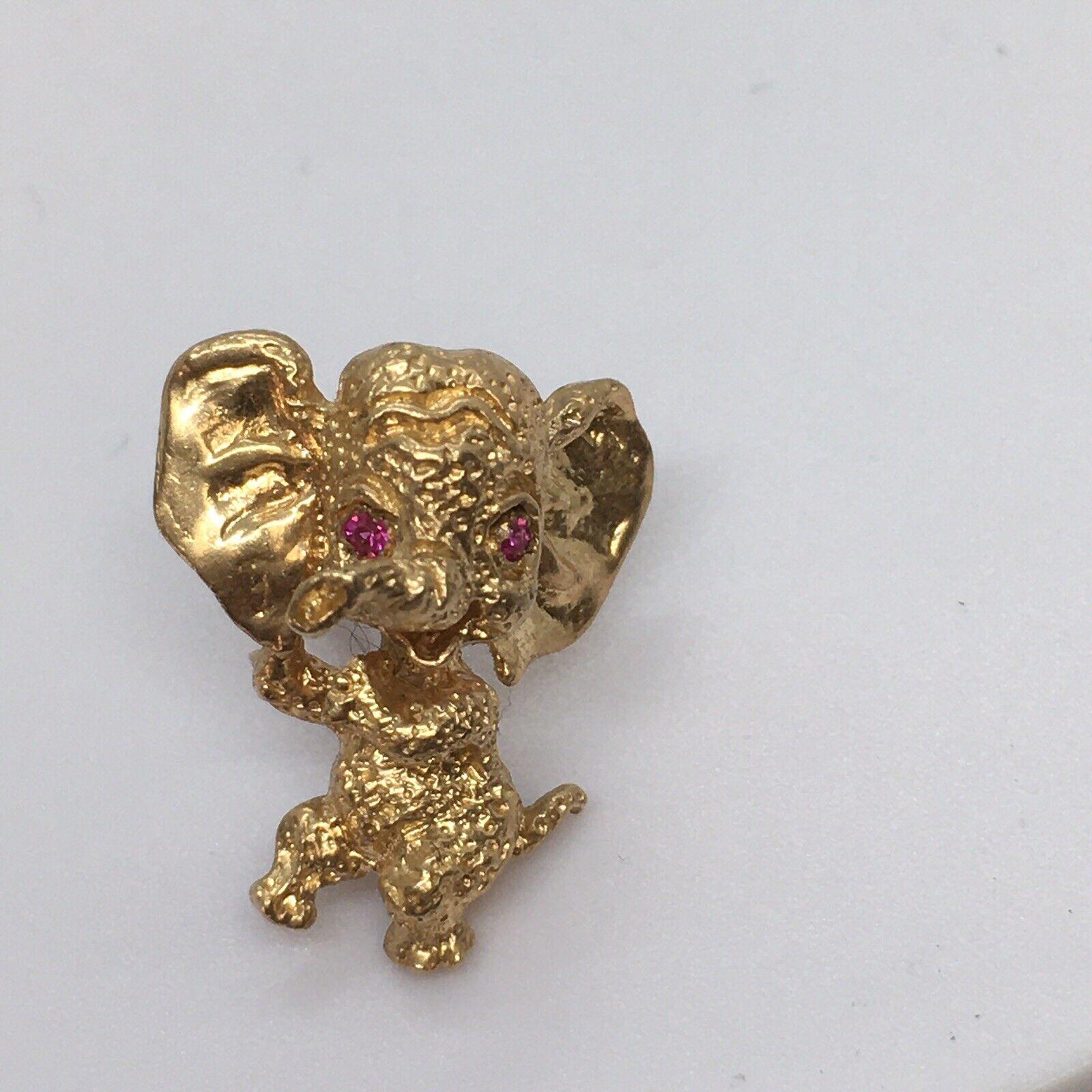 Dumbo Vintage Elephant Tie Tag Ruby Hallmark 14K Gold Copyright Possibly Disney Bon état - En vente à Santa Monica, CA