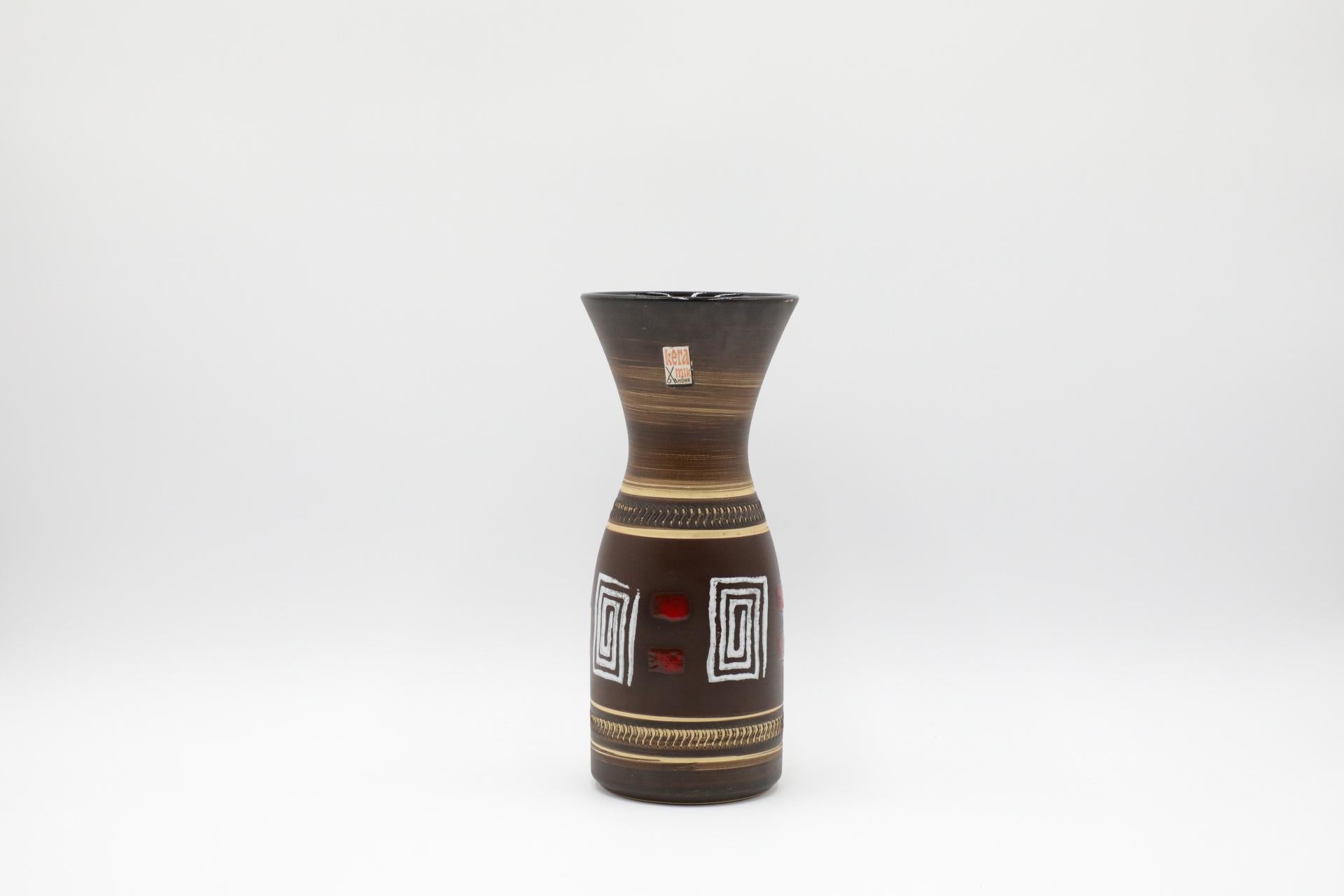 Tedesco Vaso in ceramica tedesca Dümler & Breiden con spirali geometriche in vendita