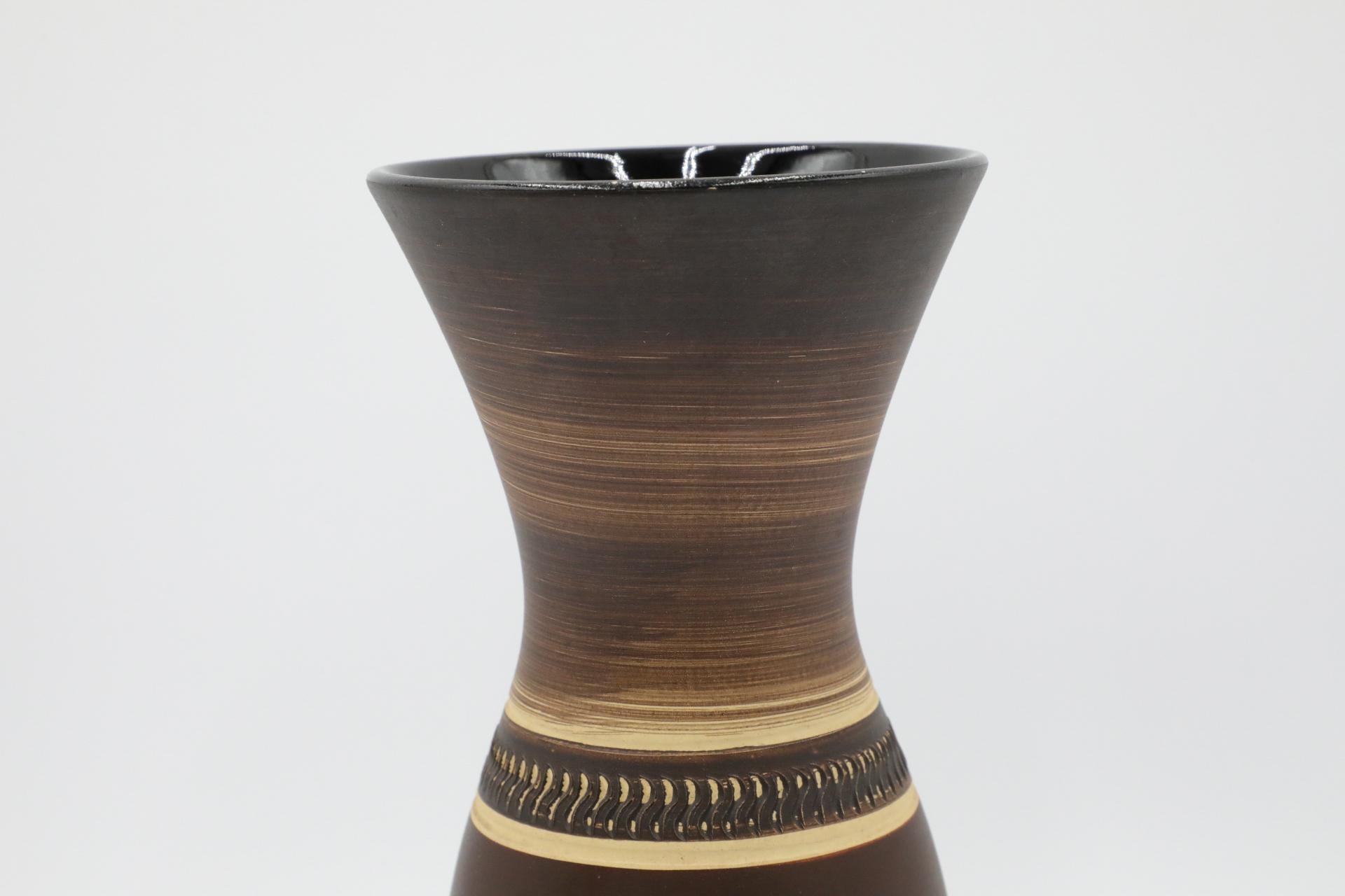 Vaso in ceramica tedesca Dümler & Breiden con spirali geometriche in vendita 1