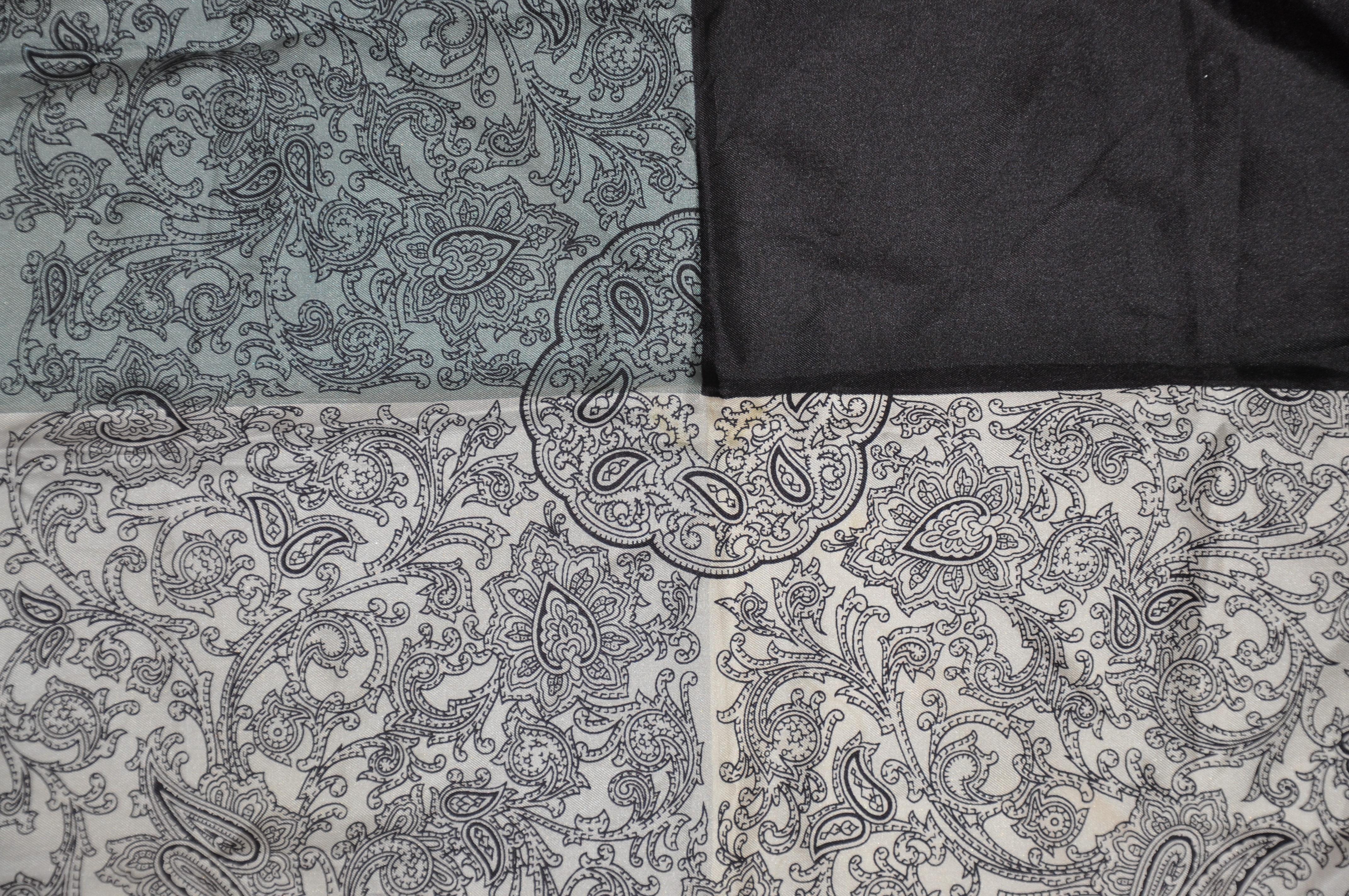Mouchoir à main Dumont en soie à bordure noire, ivoire, grise et bleu acier en vente 1