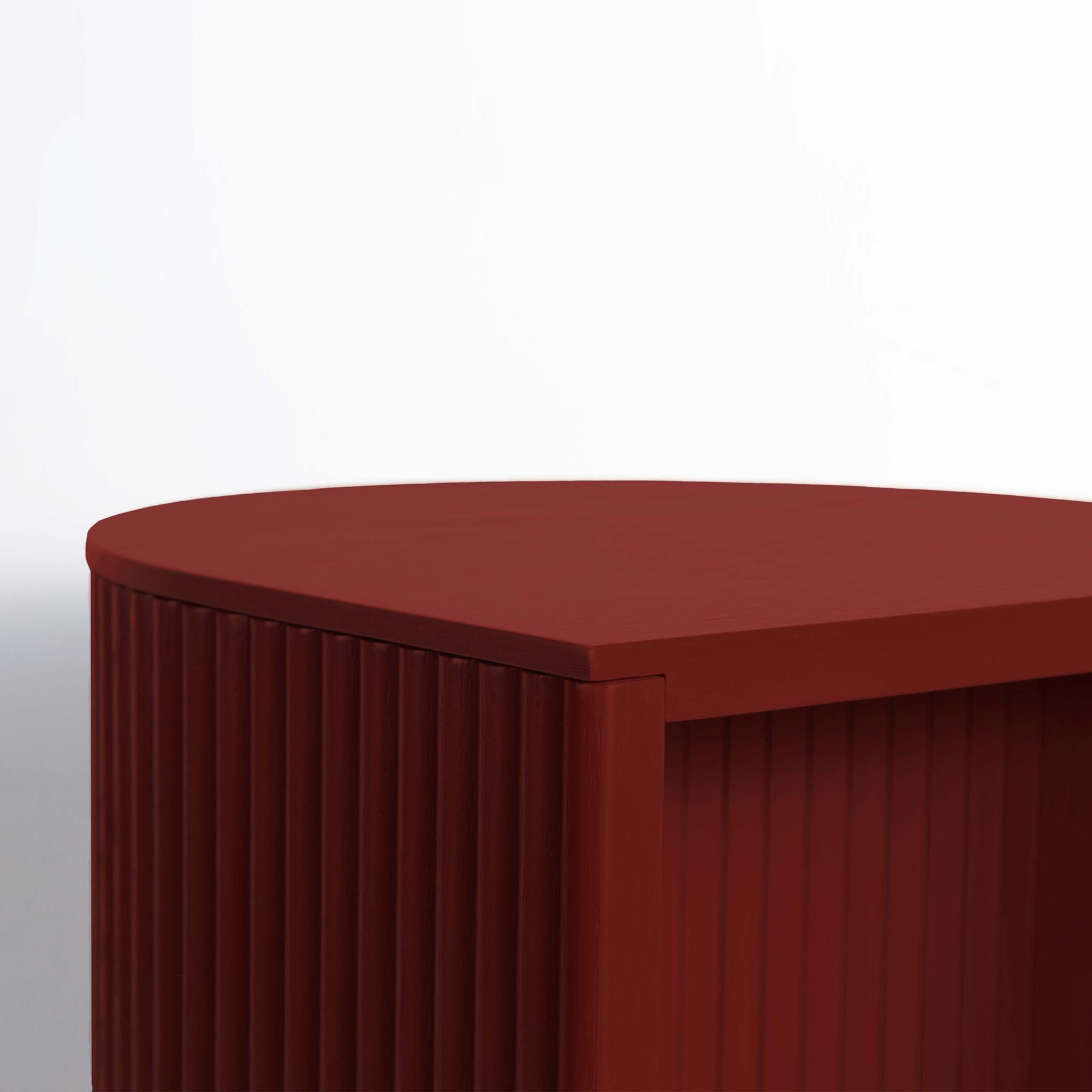 Wood Duna shifting stool, Deep Red For Sale