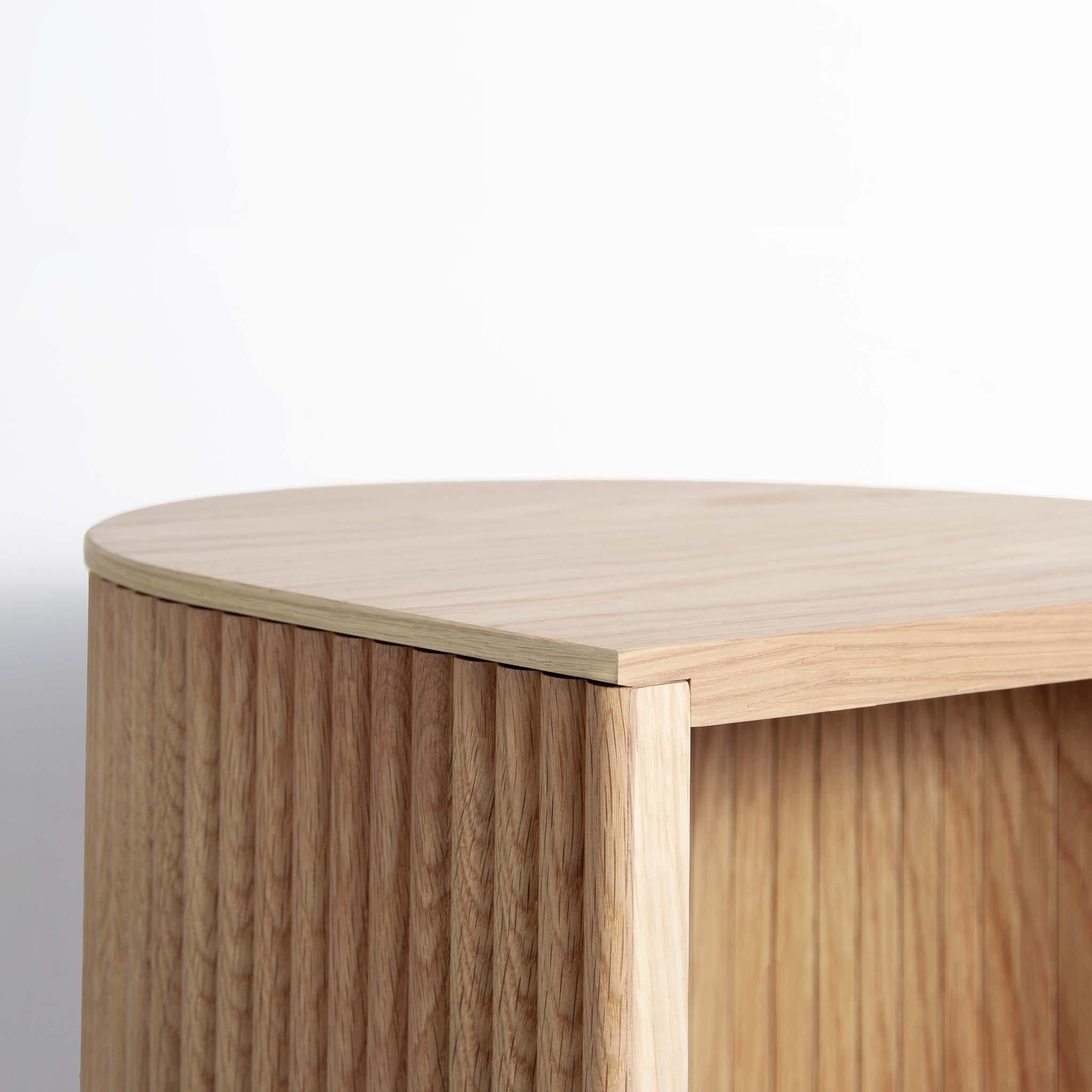 Duna shifting stool, Oak In New Condition For Sale In Madrid, Madrid