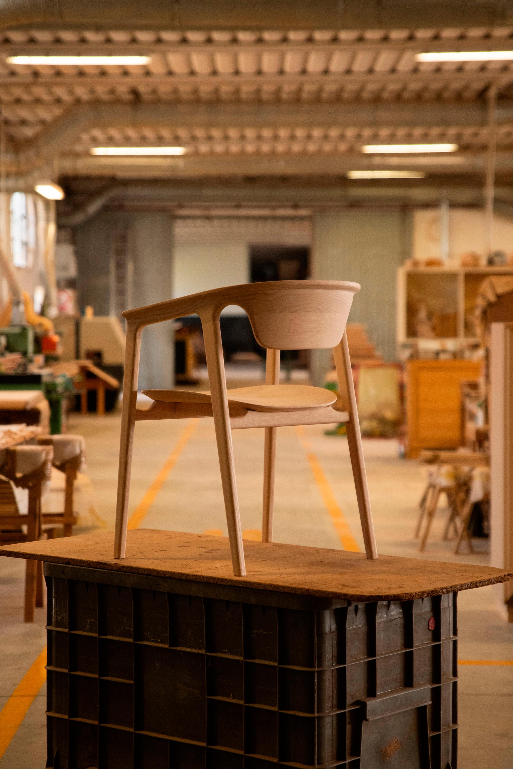 Duna Solid Wood Chair, Ash in Handmade Natural Finish, Contemporary For Sale 12