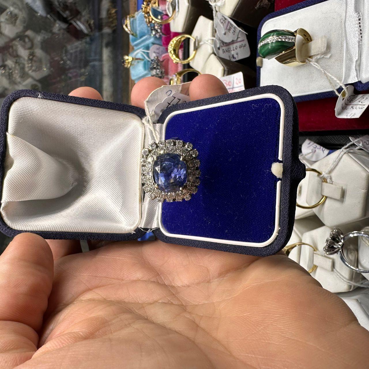 Contemporary Dunaigre Certified 8.50 Carat Blue Sapphire Ceylon Sapphire Diamond Ring For Sale
