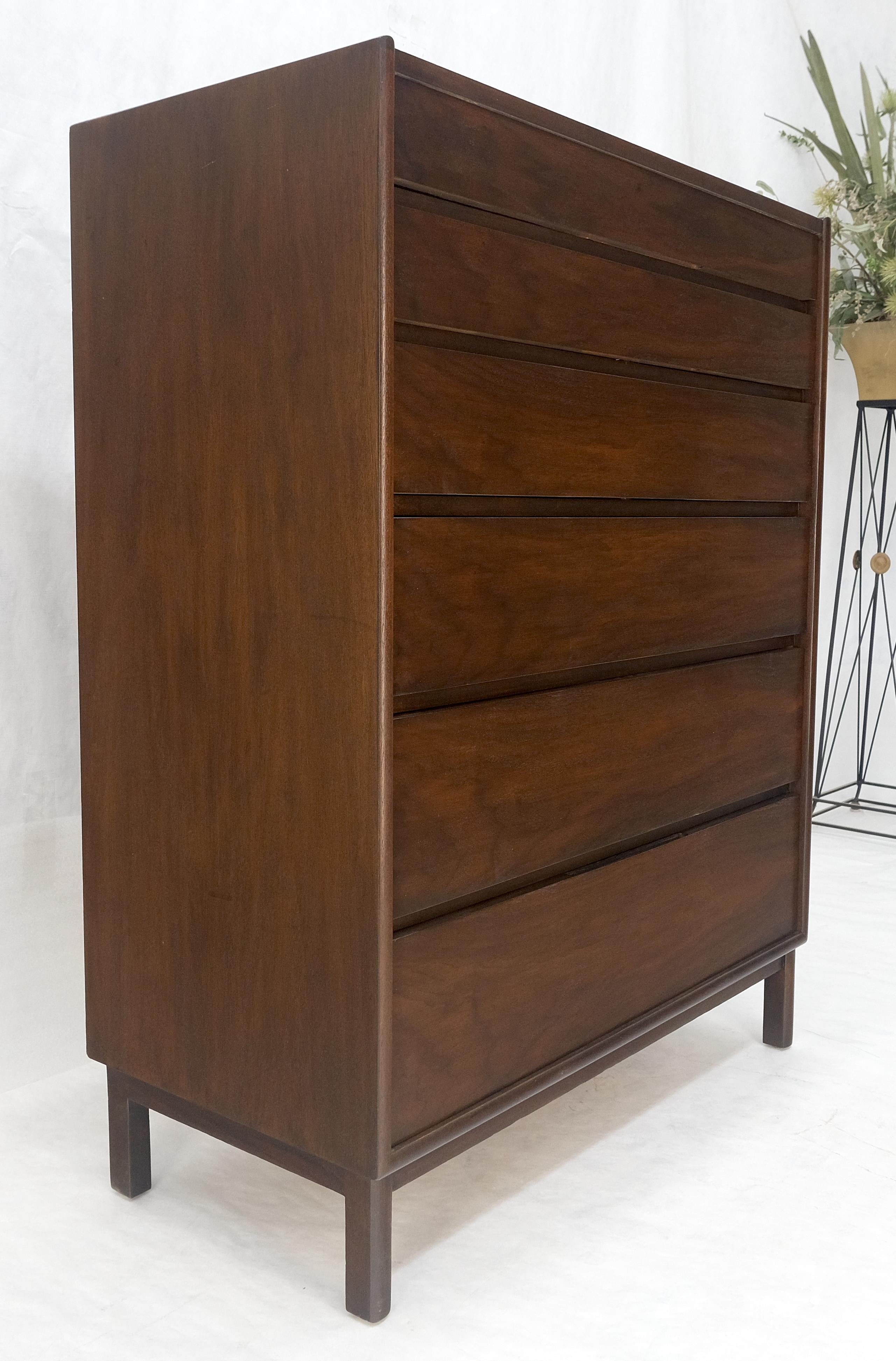 ¡Dunbar Cómoda Pecho Alto 6 Cajones Nogal Oscuro Mid Century Modern MINT! en venta 8