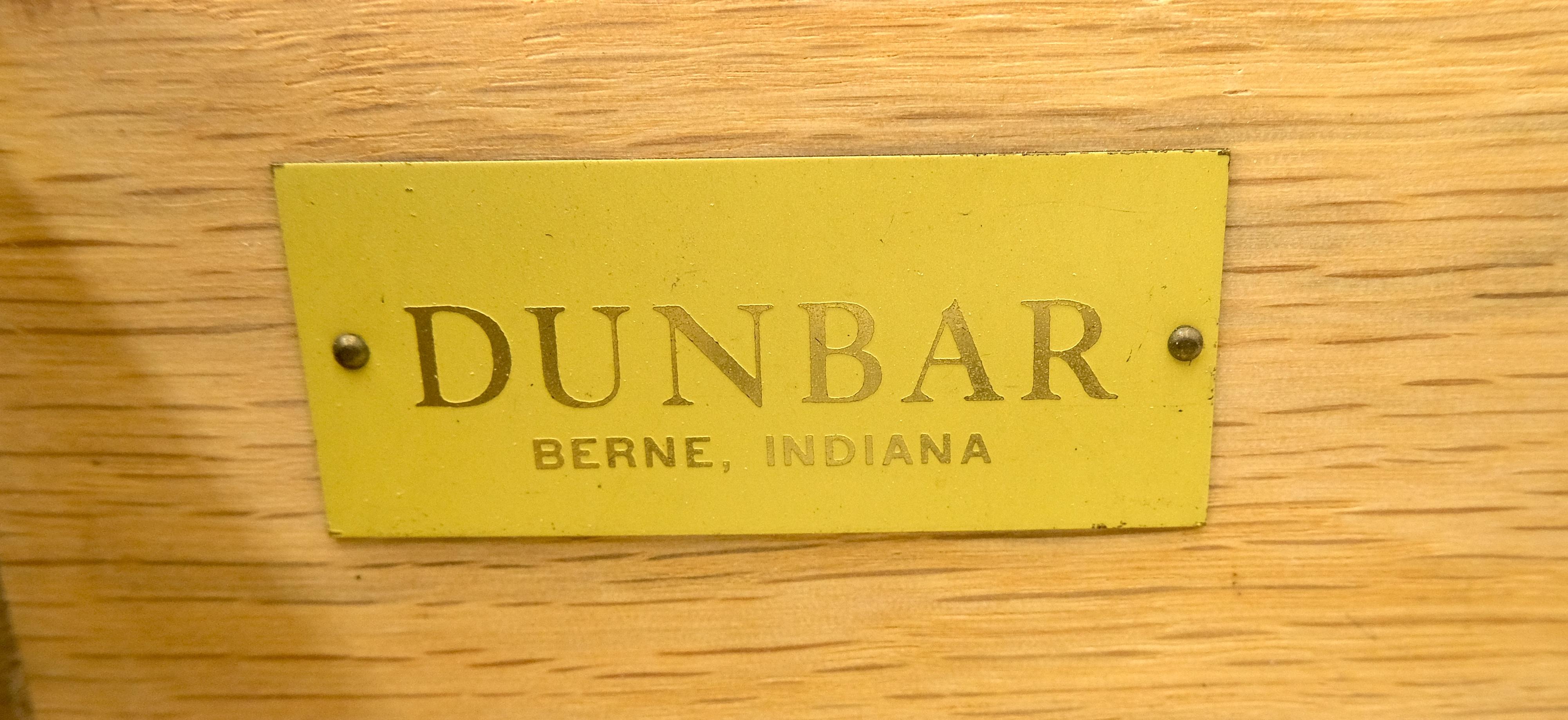 ¡Dunbar Cómoda Pecho Alto 6 Cajones Nogal Oscuro Mid Century Modern MINT! Moderno de mediados de siglo en venta