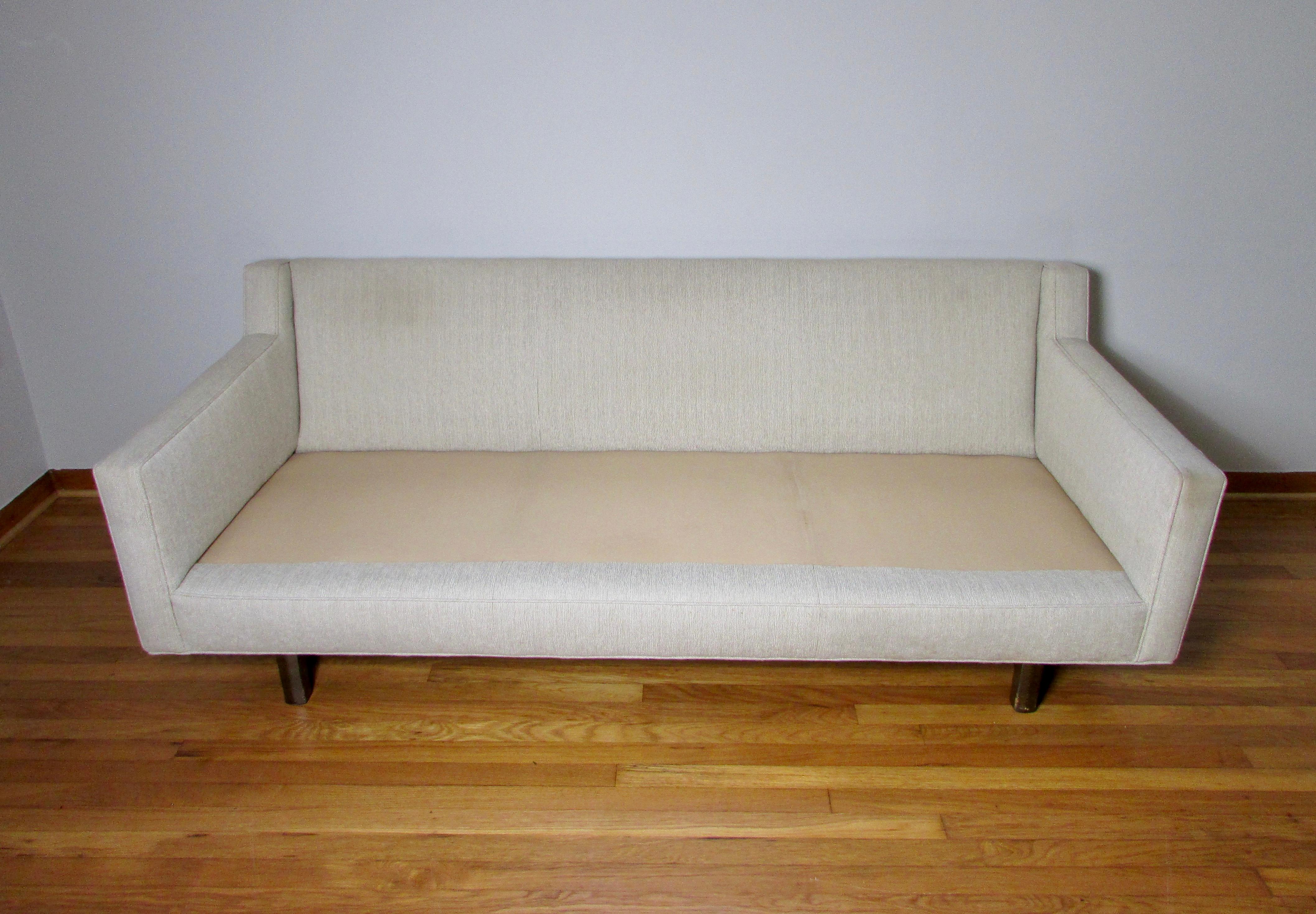 Dunbar Furniture Mid-Century Upholstered Three-Seat Sofa For Sale 1