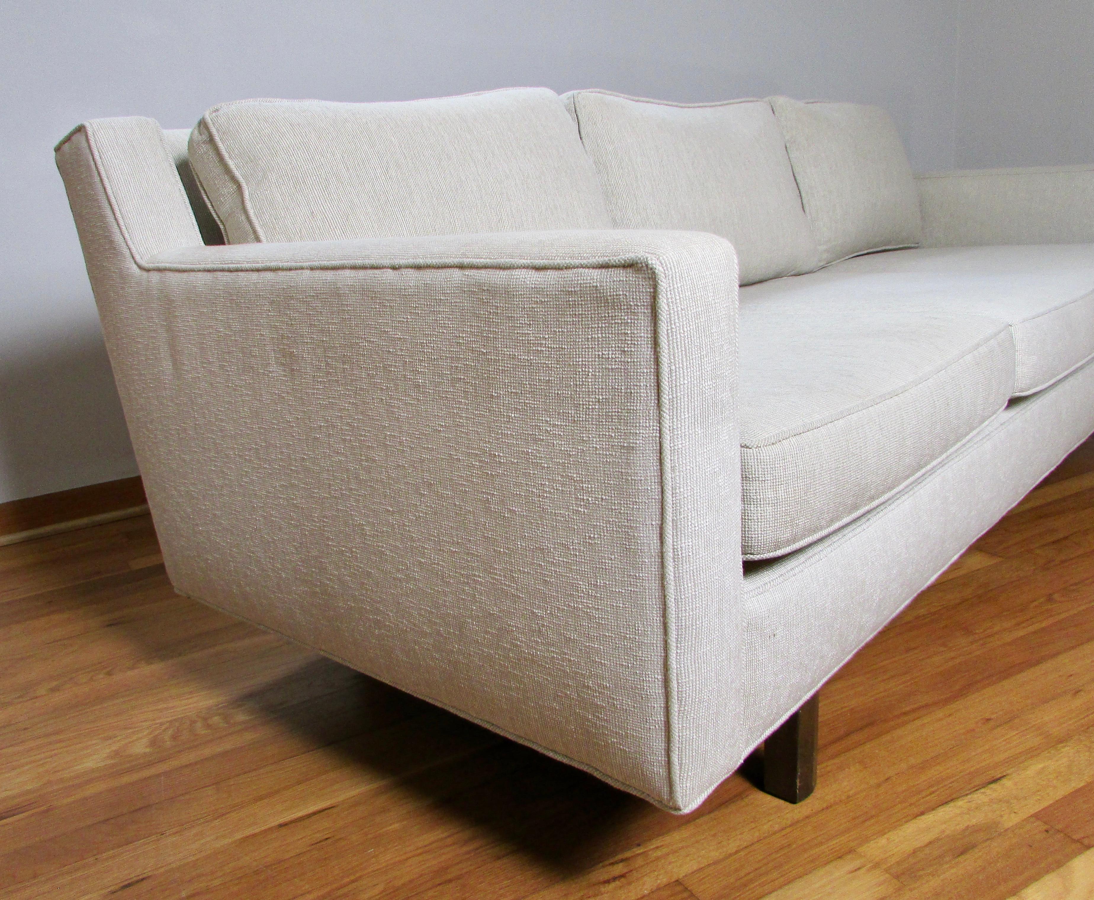 Dunbar Furniture Mid-Century Upholstered Three-Seat Sofa For Sale 2