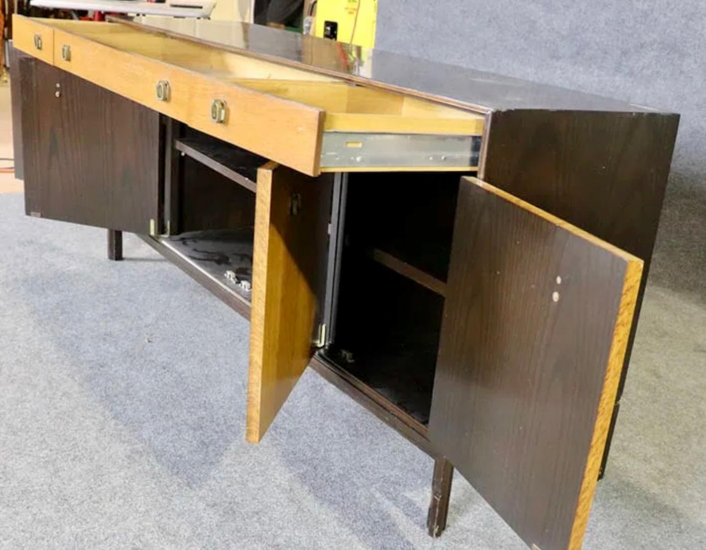 Dunbar Credenza by Edward Wormley (Moderne der Mitte des Jahrhunderts) im Angebot