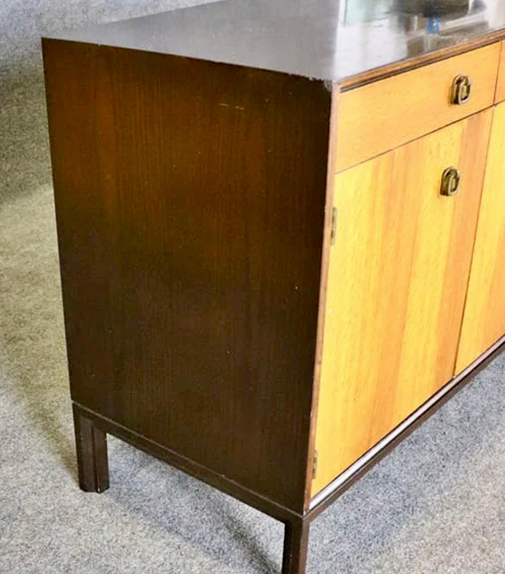 Dunbar Credenza by Edward Wormley (Asche) im Angebot