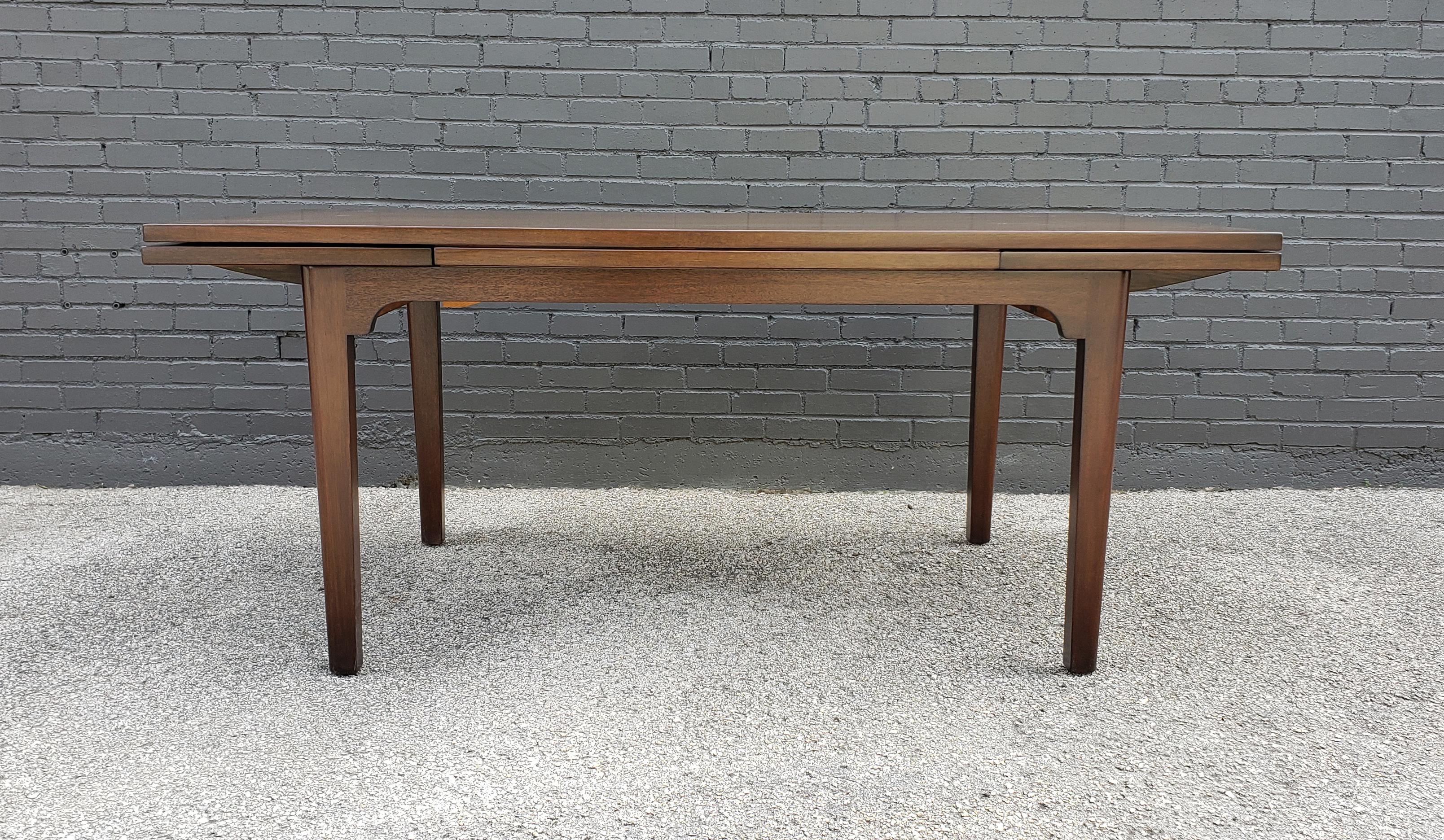 Dunbar Dining Table by Edward Wormley with Retractable Leaves Mahogany, 1950s 2